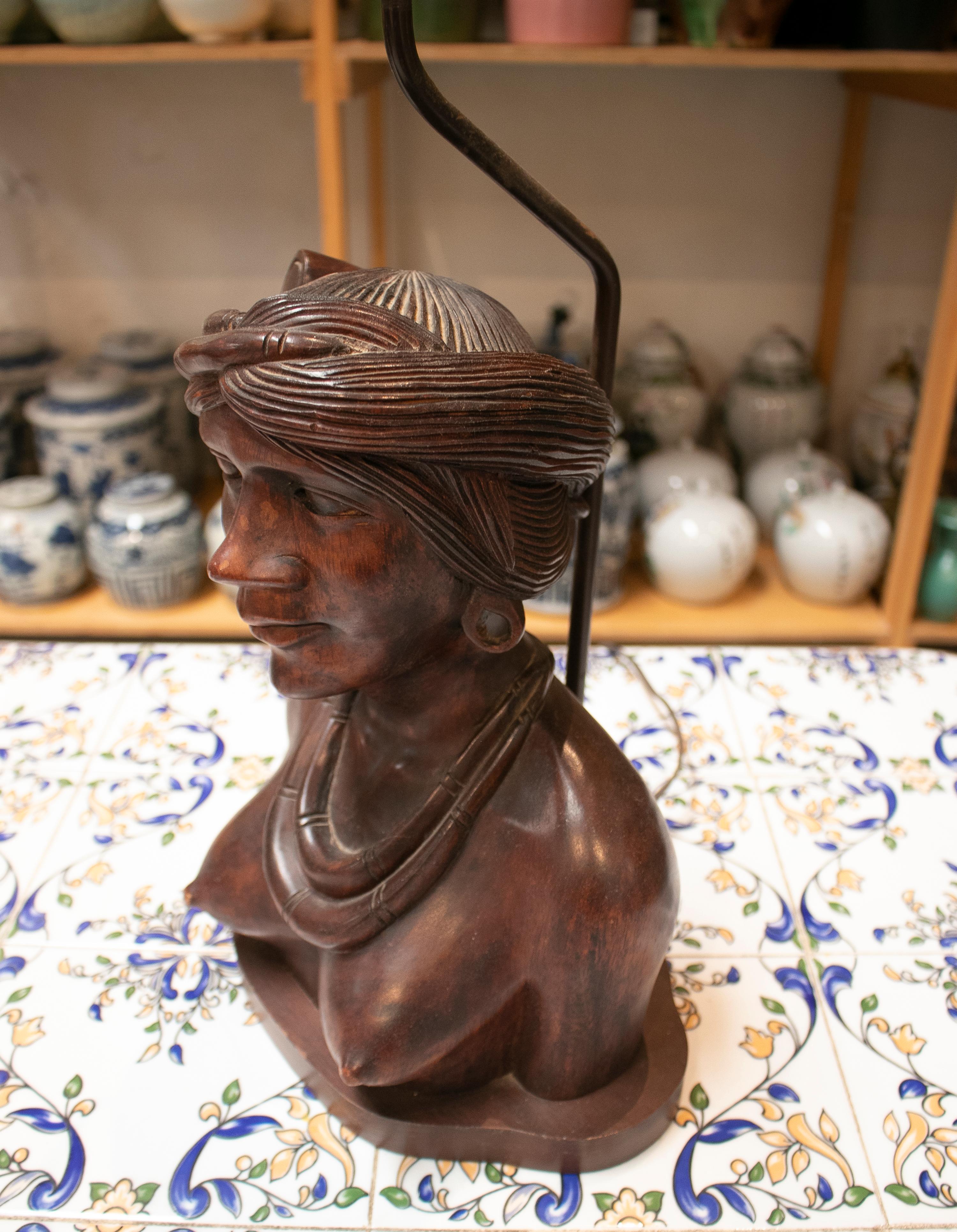 1970s Pair of Hand Carved Wooden African Bust Figure Sculpture Table Lamps In Good Condition In Marbella, ES