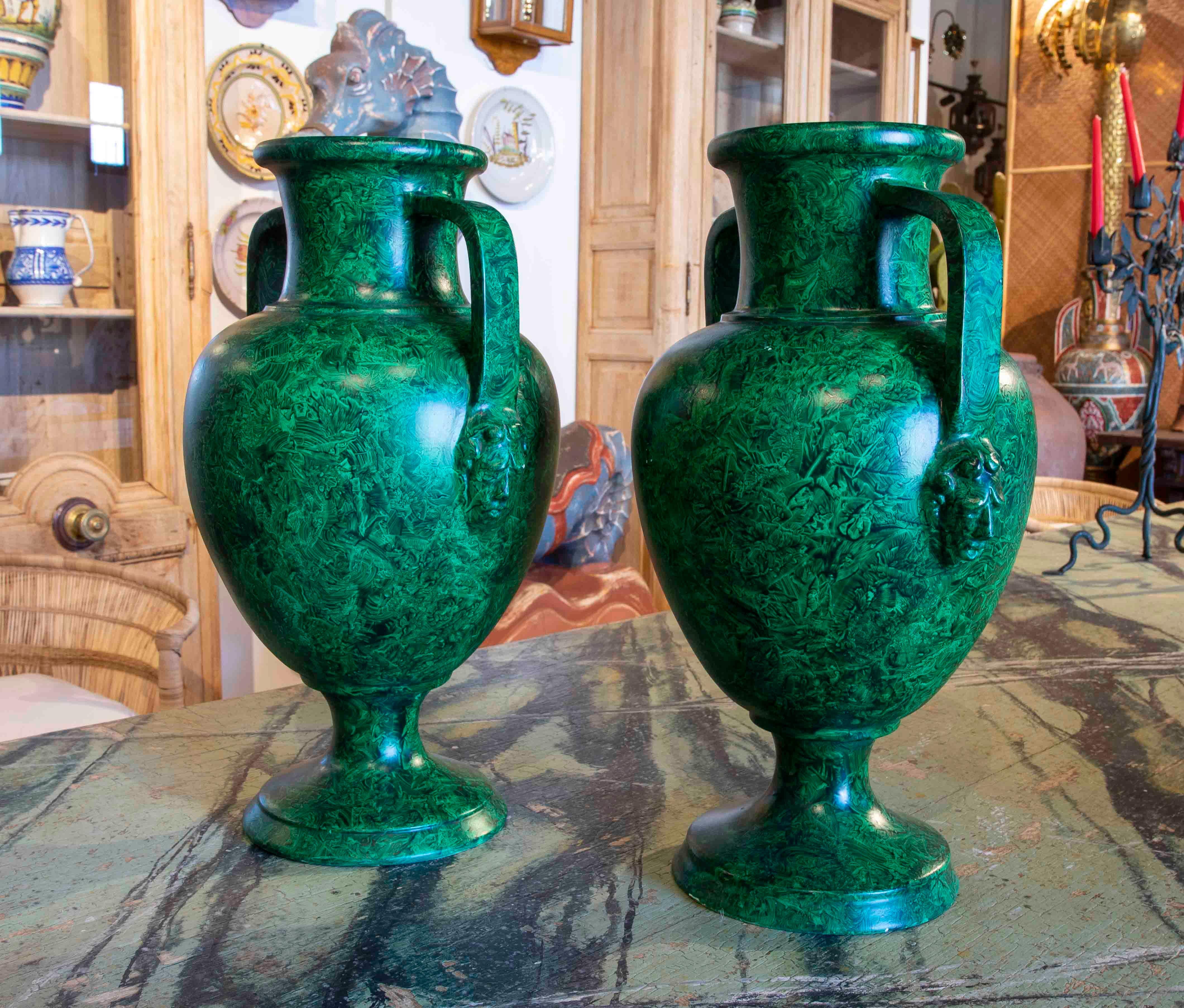 1970s Pair of Hand Painted Ceramic Cups Imitating Malachite In Good Condition For Sale In Marbella, ES