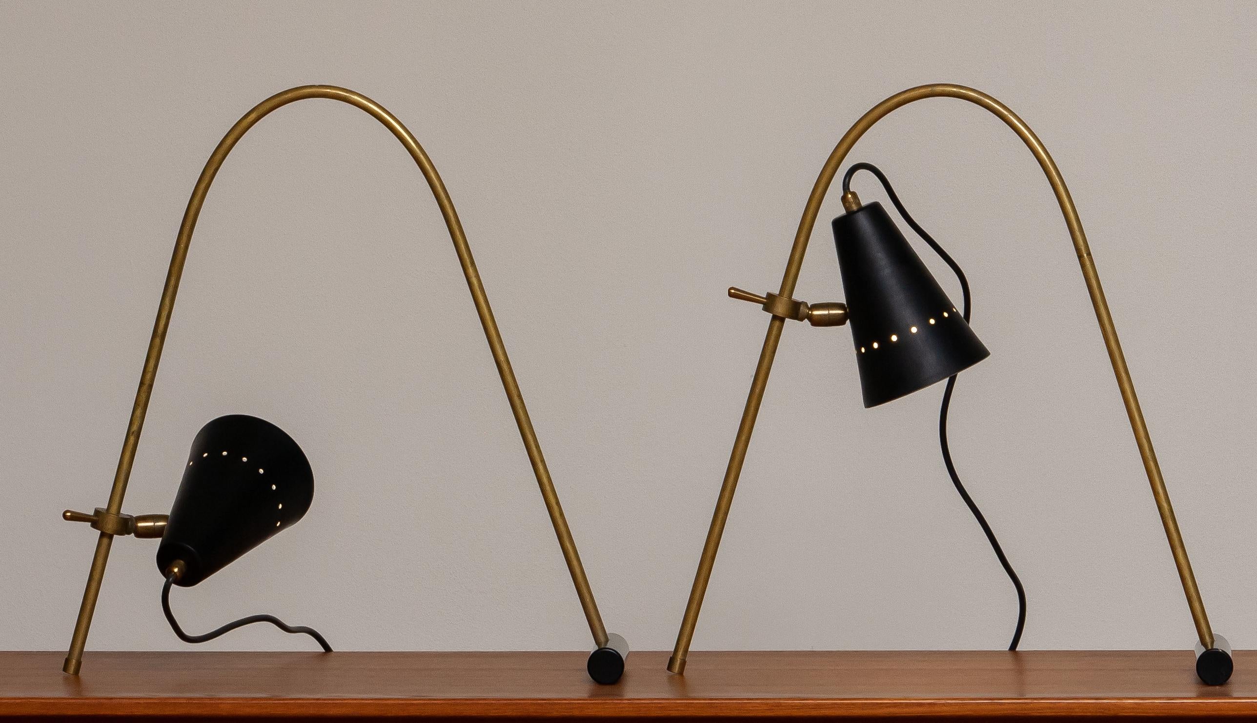 1970s, Pair of Italian Arch Shaped Table Lamps in Brass, Italy In Good Condition In Silvolde, Gelderland