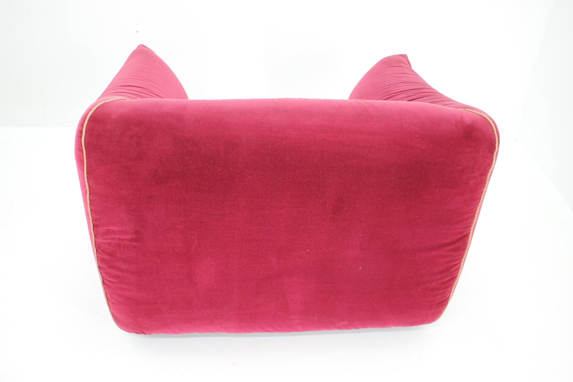 1970s Pair of Italian Armchairs in Velvet For Sale 7