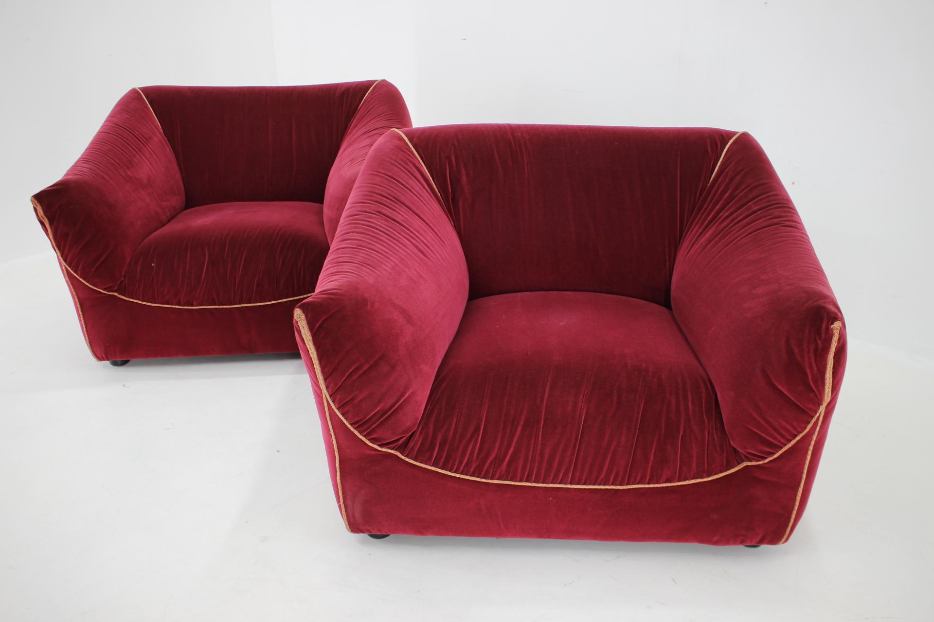 1970s Pair of Italian Armchairs in Velvet  For Sale 10