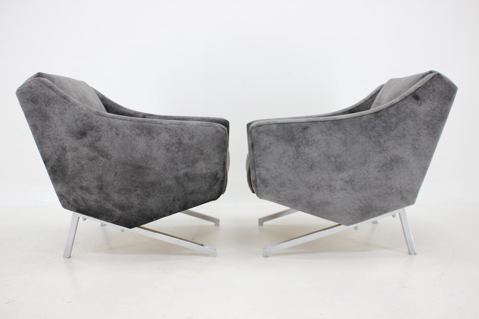 - Newly upholstered in charcoal black color velvet fabric.
- Chrome plated legs with minor signs of use were repolished.