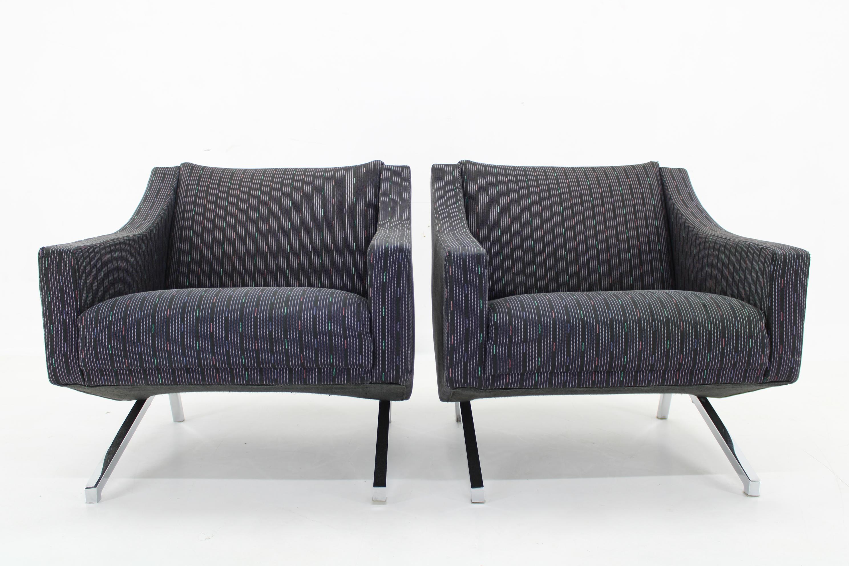 1970er Jahre Paar italienische Design-Sessel (Moderne der Mitte des Jahrhunderts) im Angebot