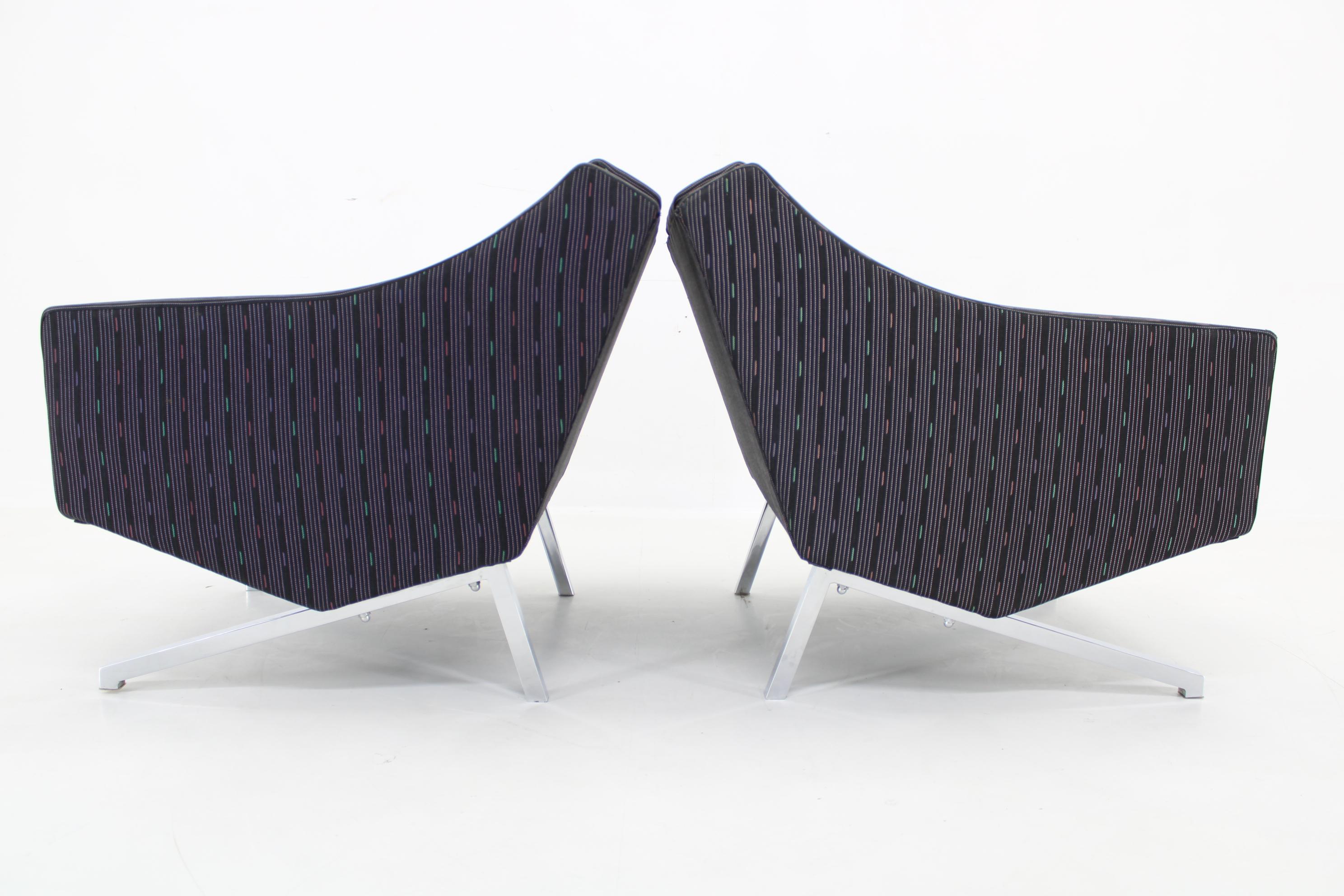 Late 20th Century 1970s Pair of Italian Design Armchairs For Sale