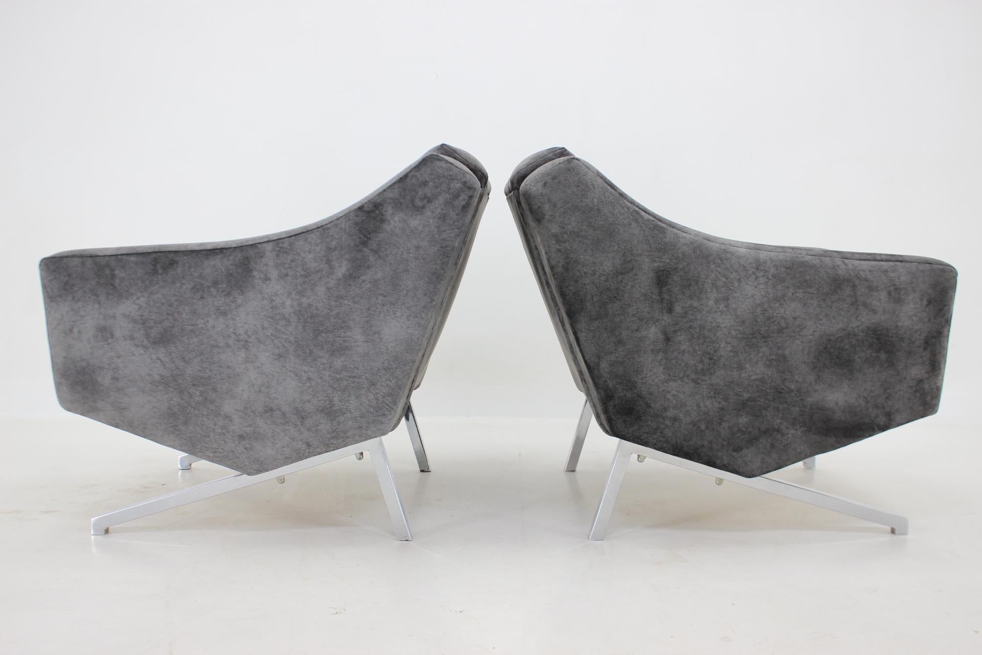 1970s Pair of Italian Design Armchairs For Sale 2