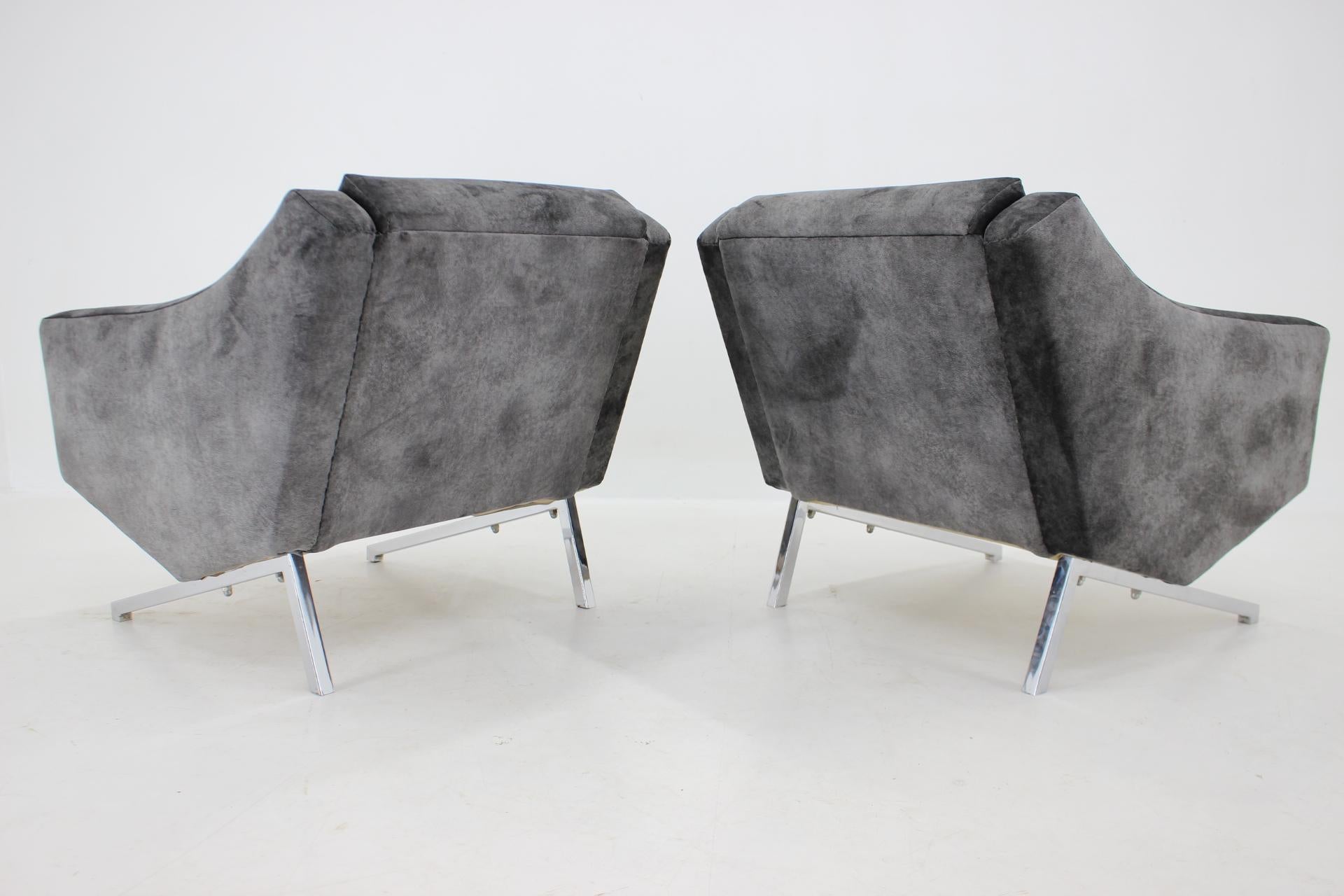 1970s Pair of Italian Design Armchairs For Sale 3