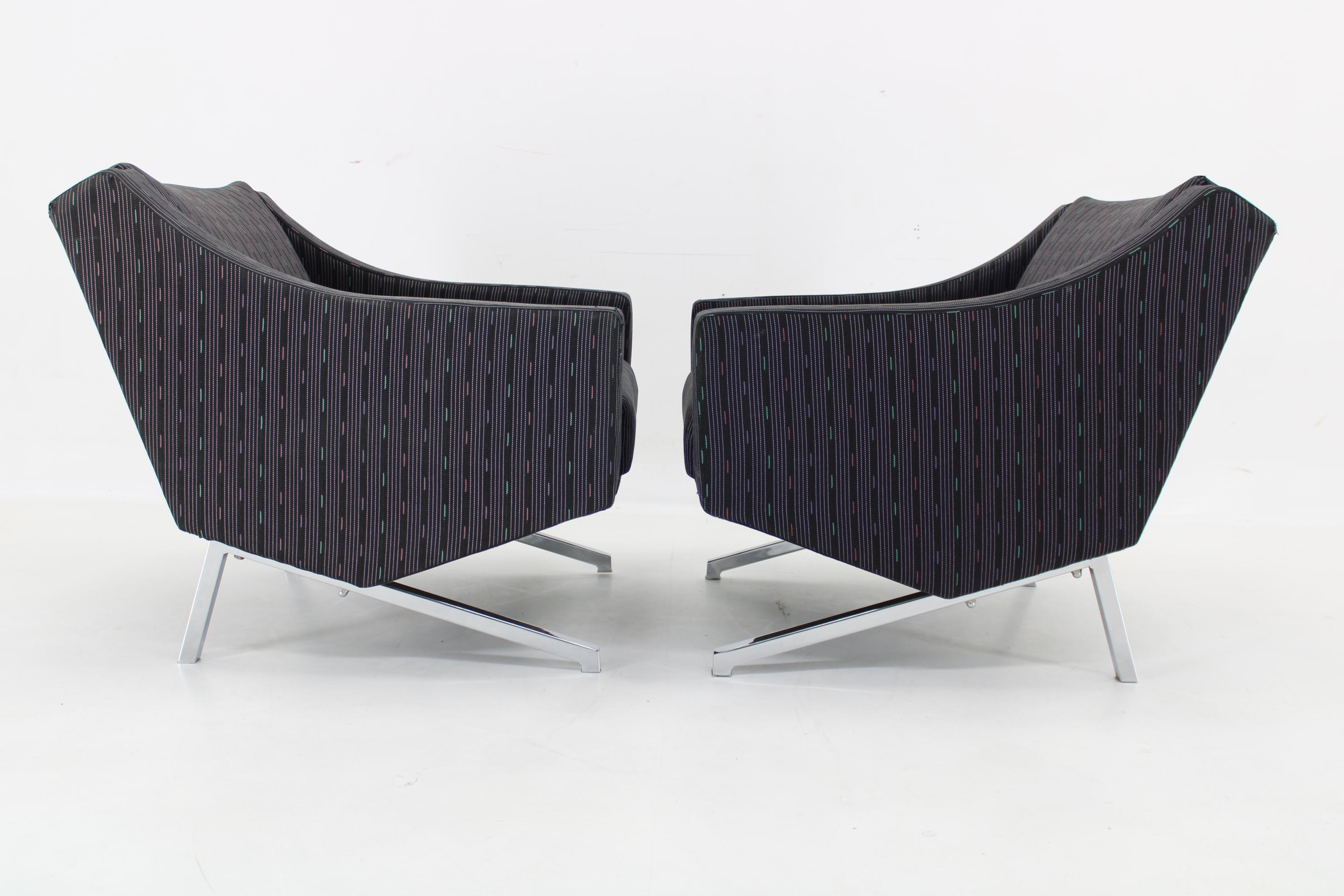 1970s Pair of Italian Design Armchairs For Sale 3