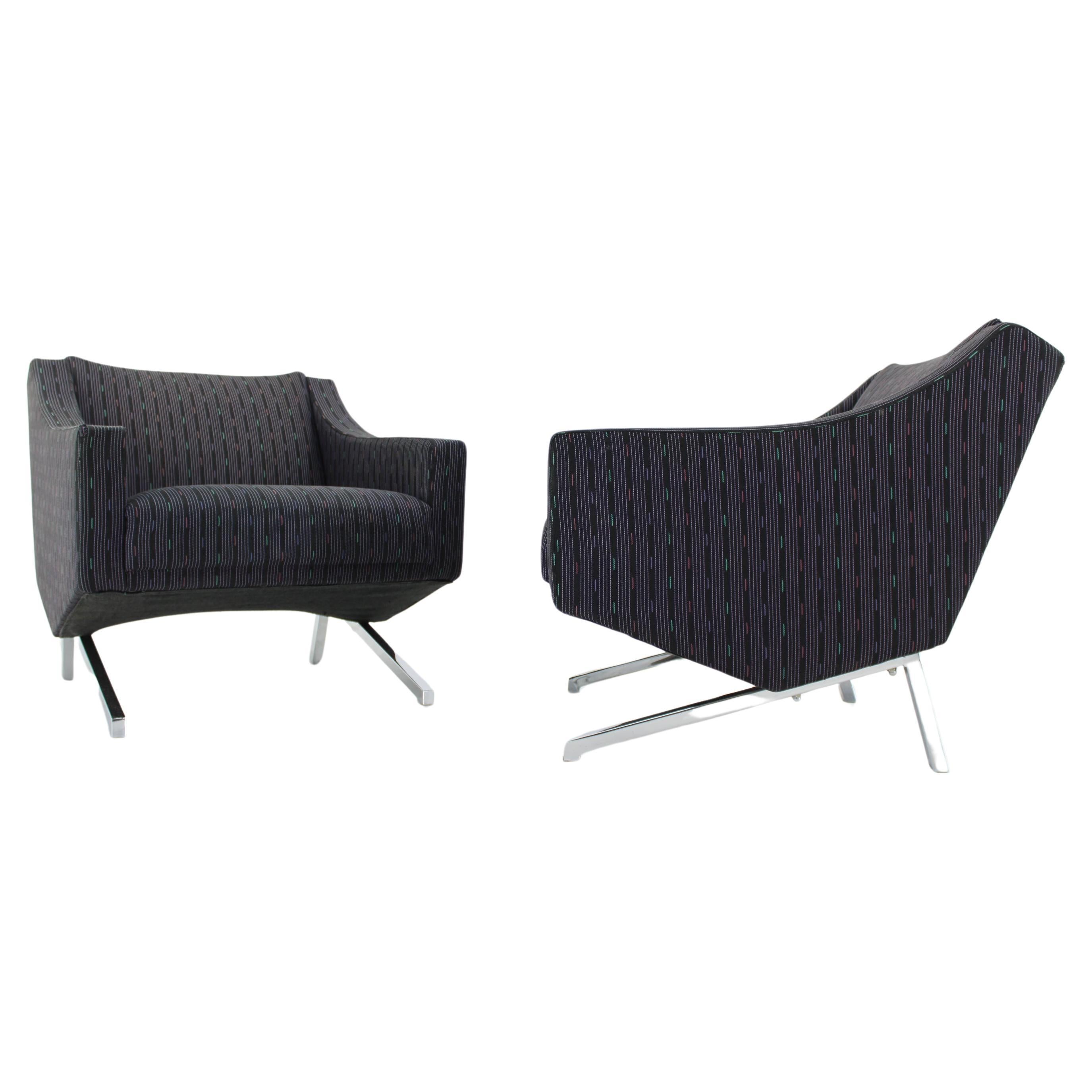 1970s Pair of Italian Design Armchairs For Sale