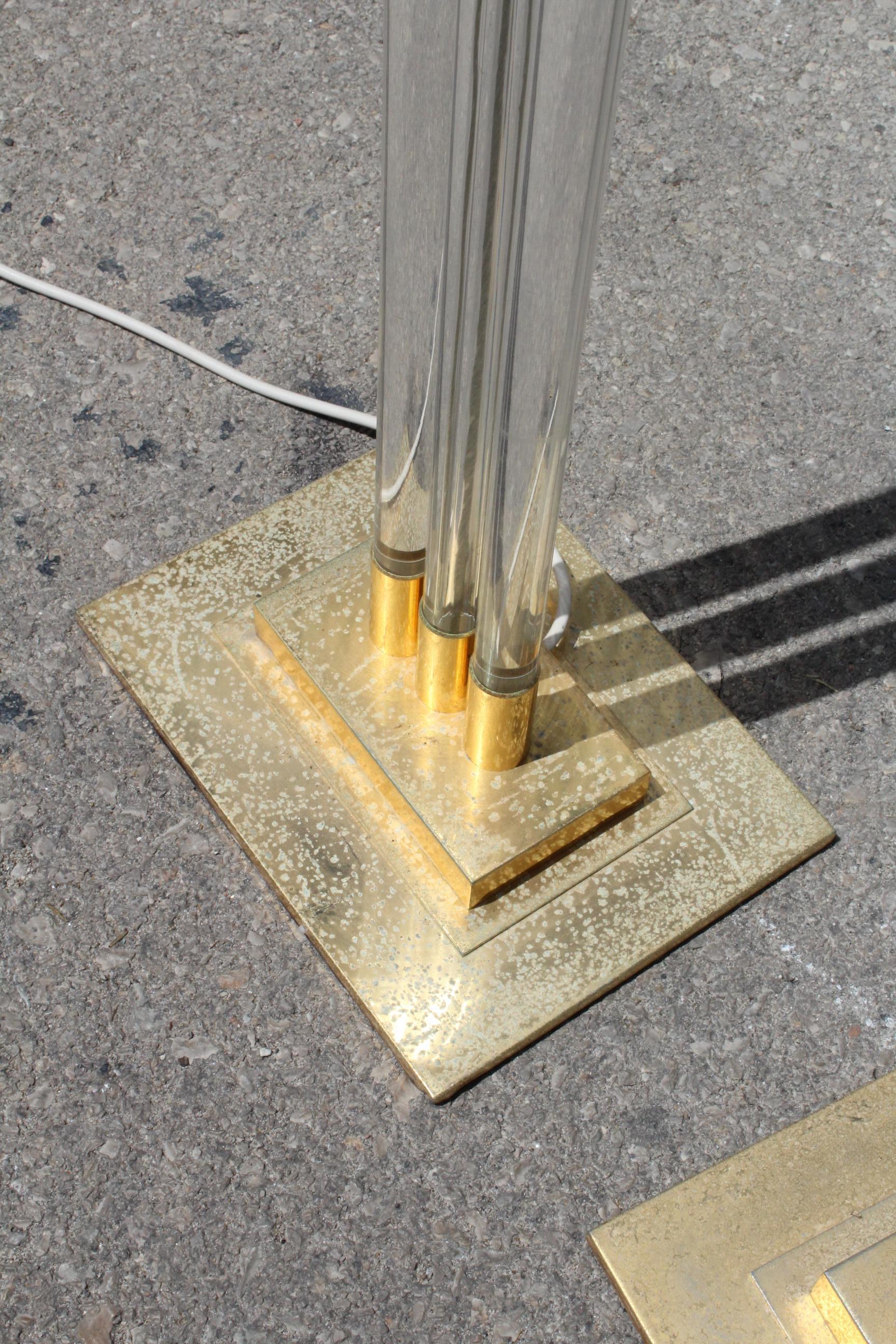 1970s Pair of Italian Gilded Brass and Methacrylate Floor Lamps For Sale 5