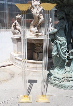 Paar italienische Stehlampen aus vergoldetem Messing und Methacrylat aus den 1970er Jahren