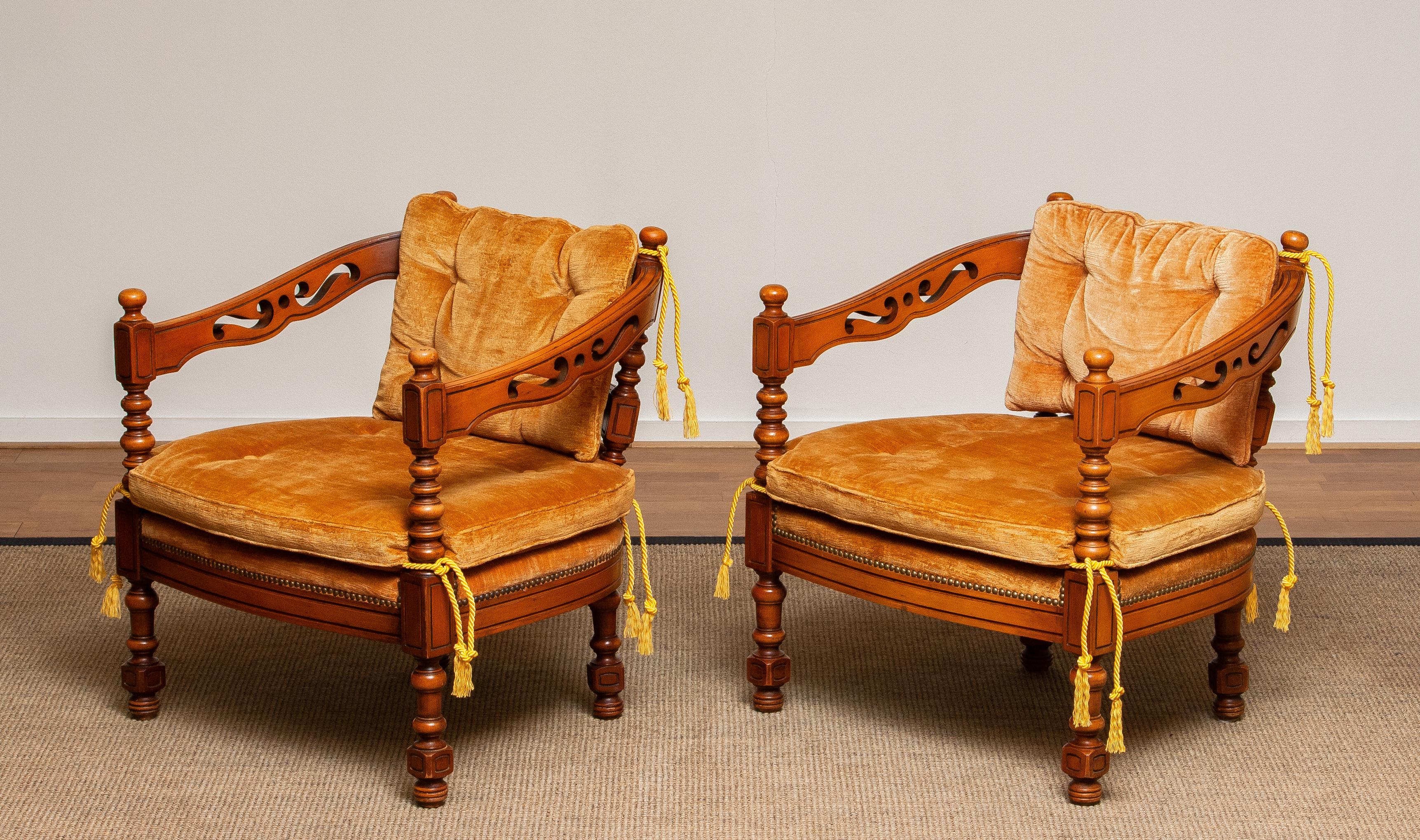 Late 20th Century 1970s, Pair of Italian Giorgetti Arm Lounge Chairs of the Gallery Collection