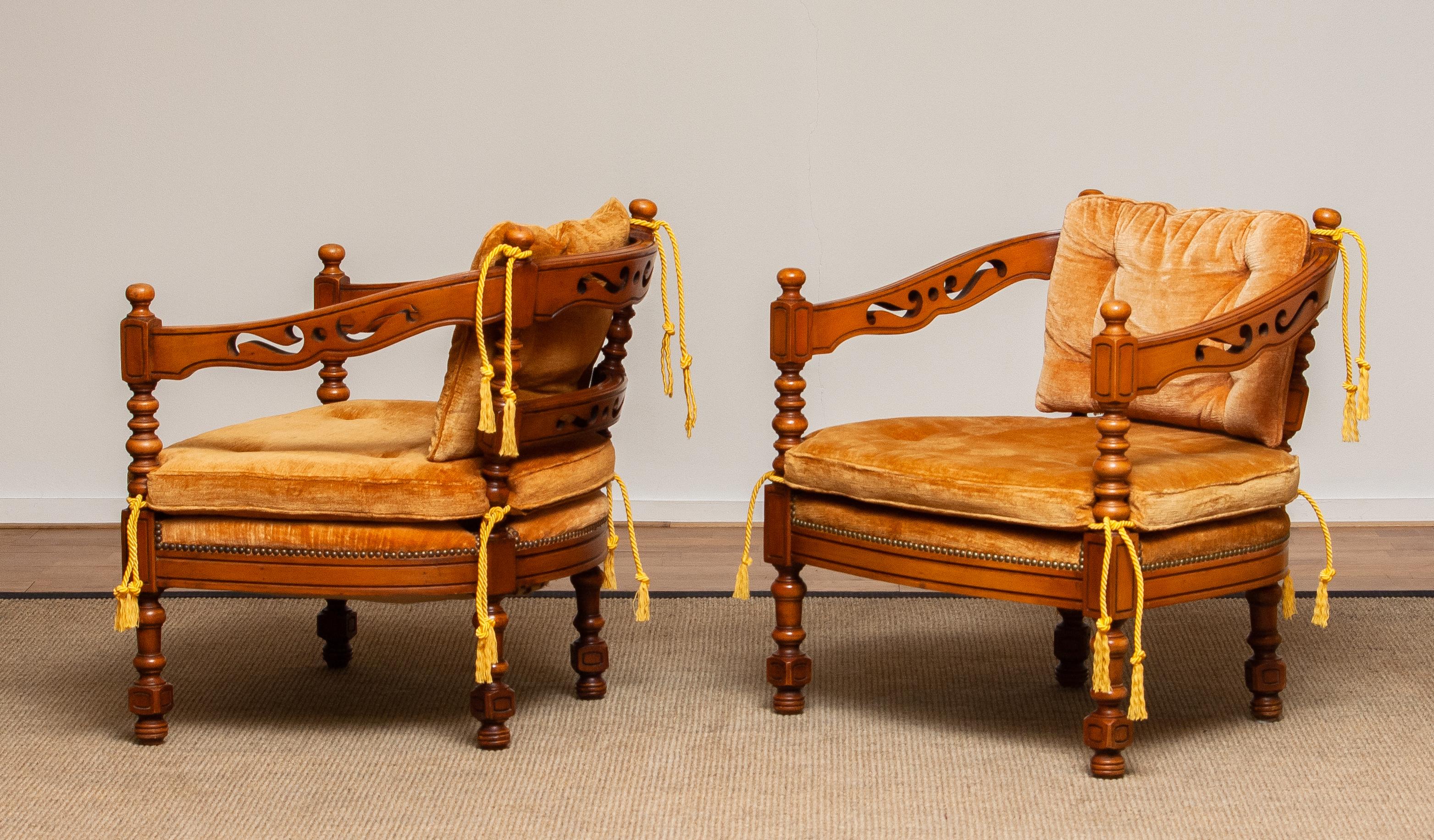 Beech 1970's, Pair of Italian Giorgetti Arm / Lounge Chairs of the Gallery Collection