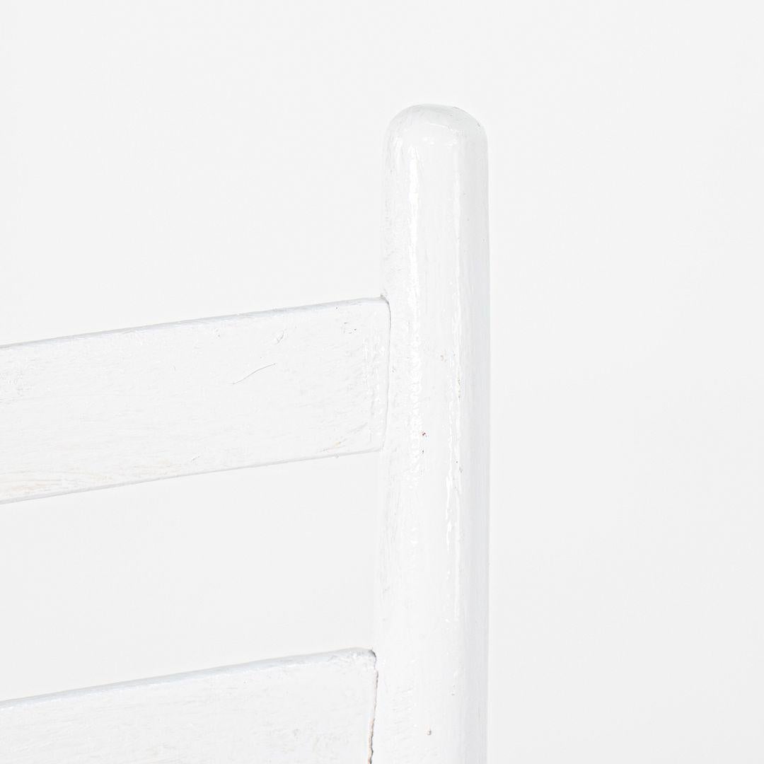 1970s Pair of Italian Ladder back White Chairs in the style of Gio Ponti For Sale 4