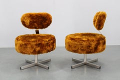 1970er Jahre Ein Paar italienische Drehstühle aus Langhaar-Stoff
