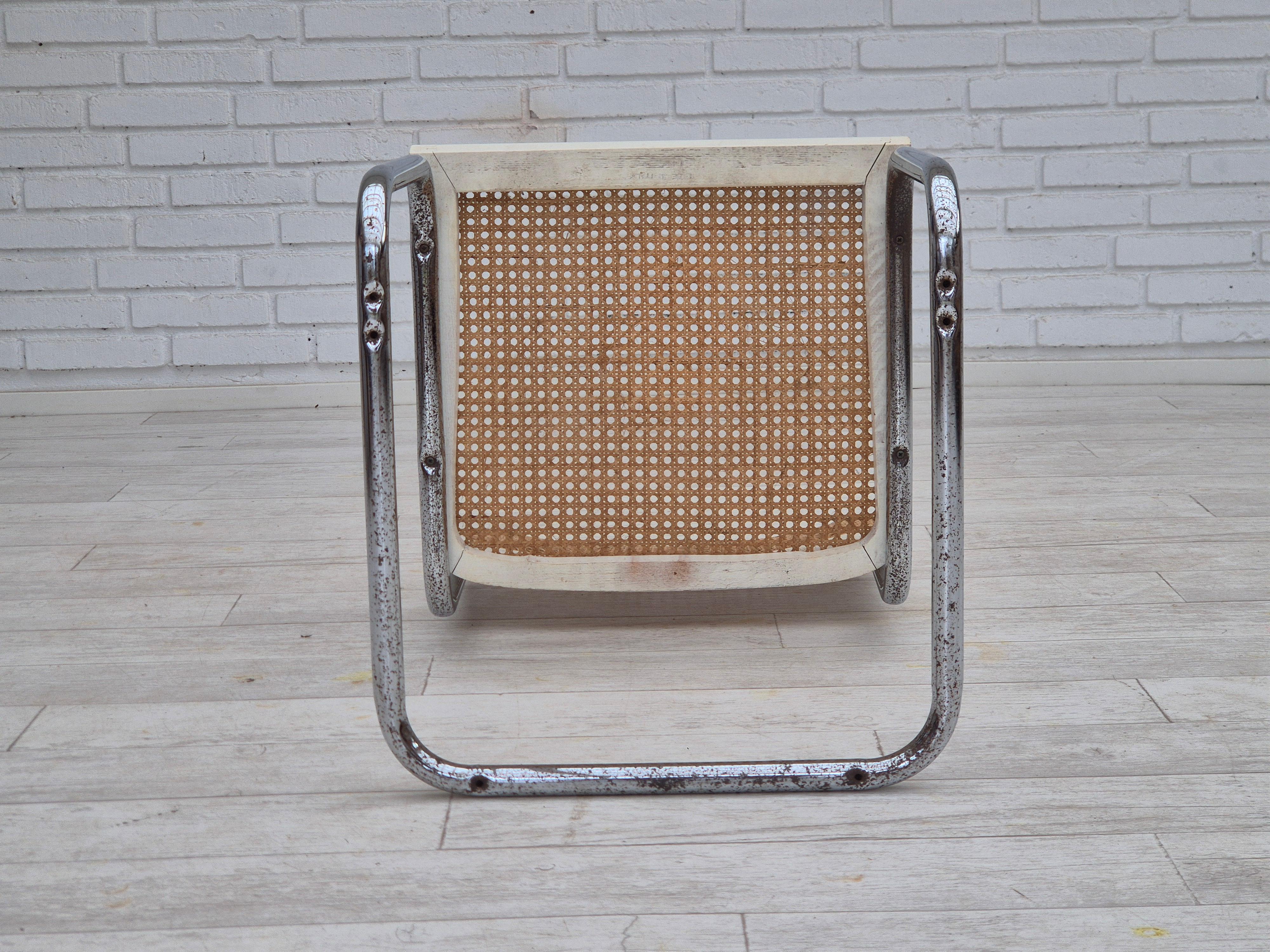 1970s, pair of Italian vintage chairs, Bauhaus style, original condition. For Sale 14