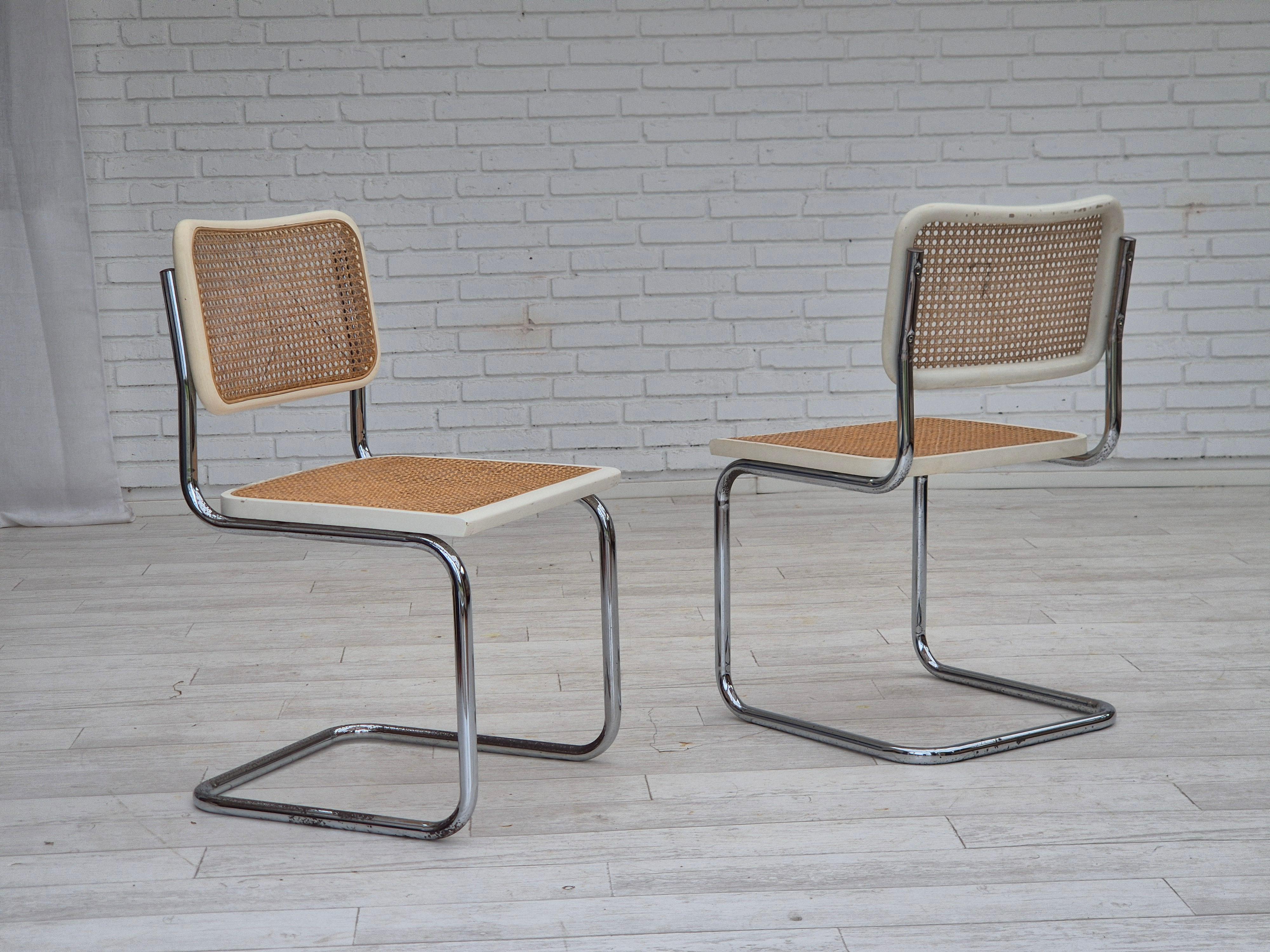 Late 20th Century 1970s, pair of Italian vintage chairs, Bauhaus style, original condition. For Sale