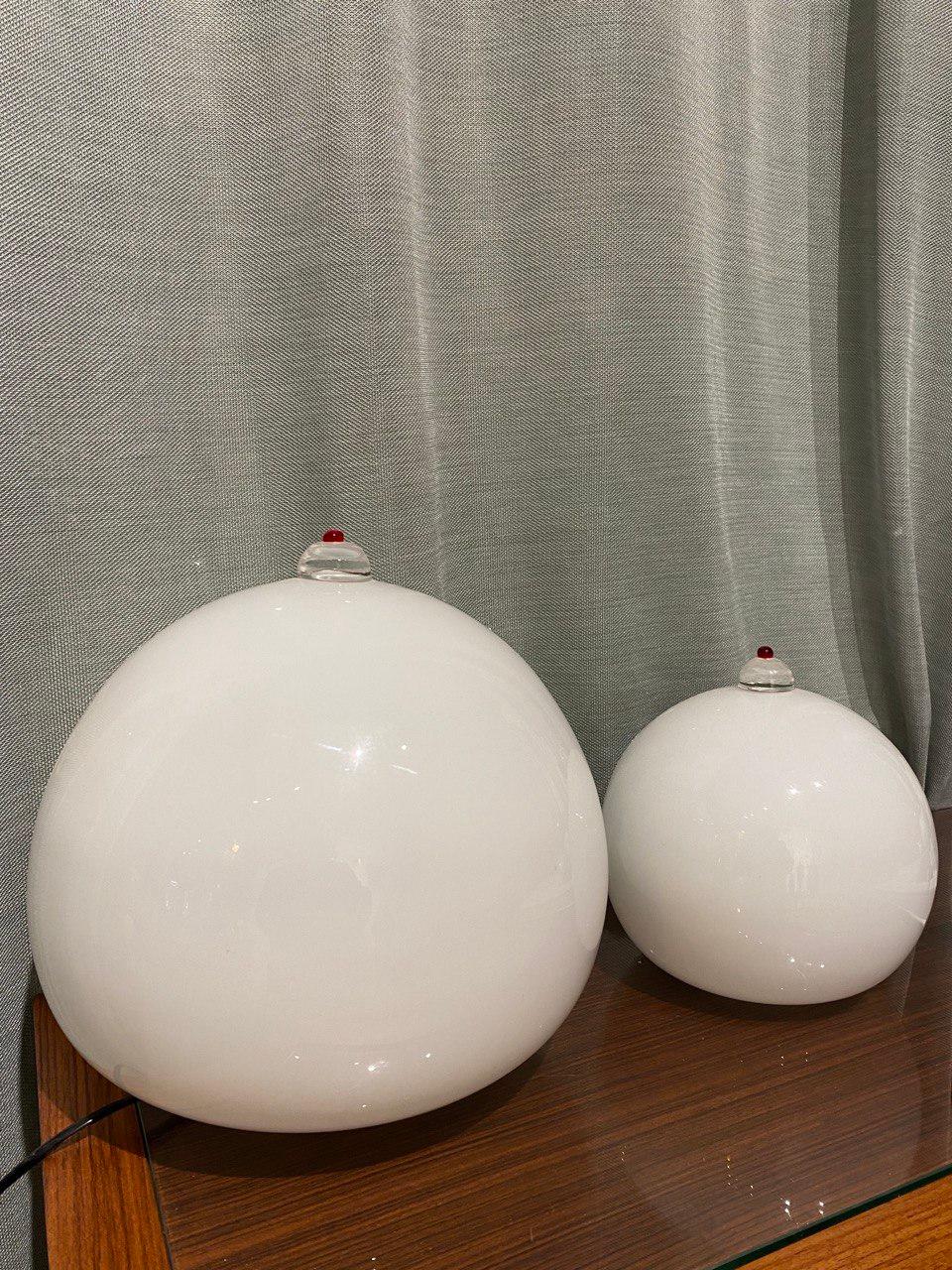 Murano 1970s
Opaline white glass, mark under the base.
Measures: H.30 - 23 cm
D.30 - 21 cm.