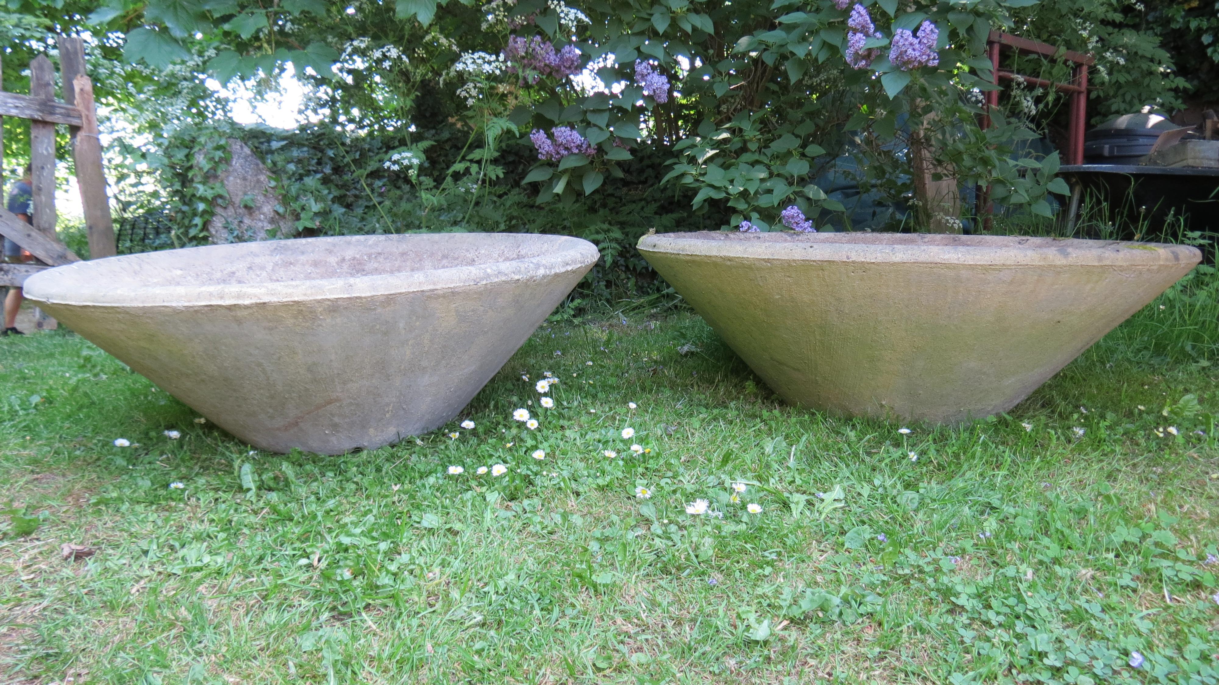Pair of large concrete garden planters. Very good quality, heavy planters. In good vintage condition, some wear overall and very nicely patinated.



ST1199.