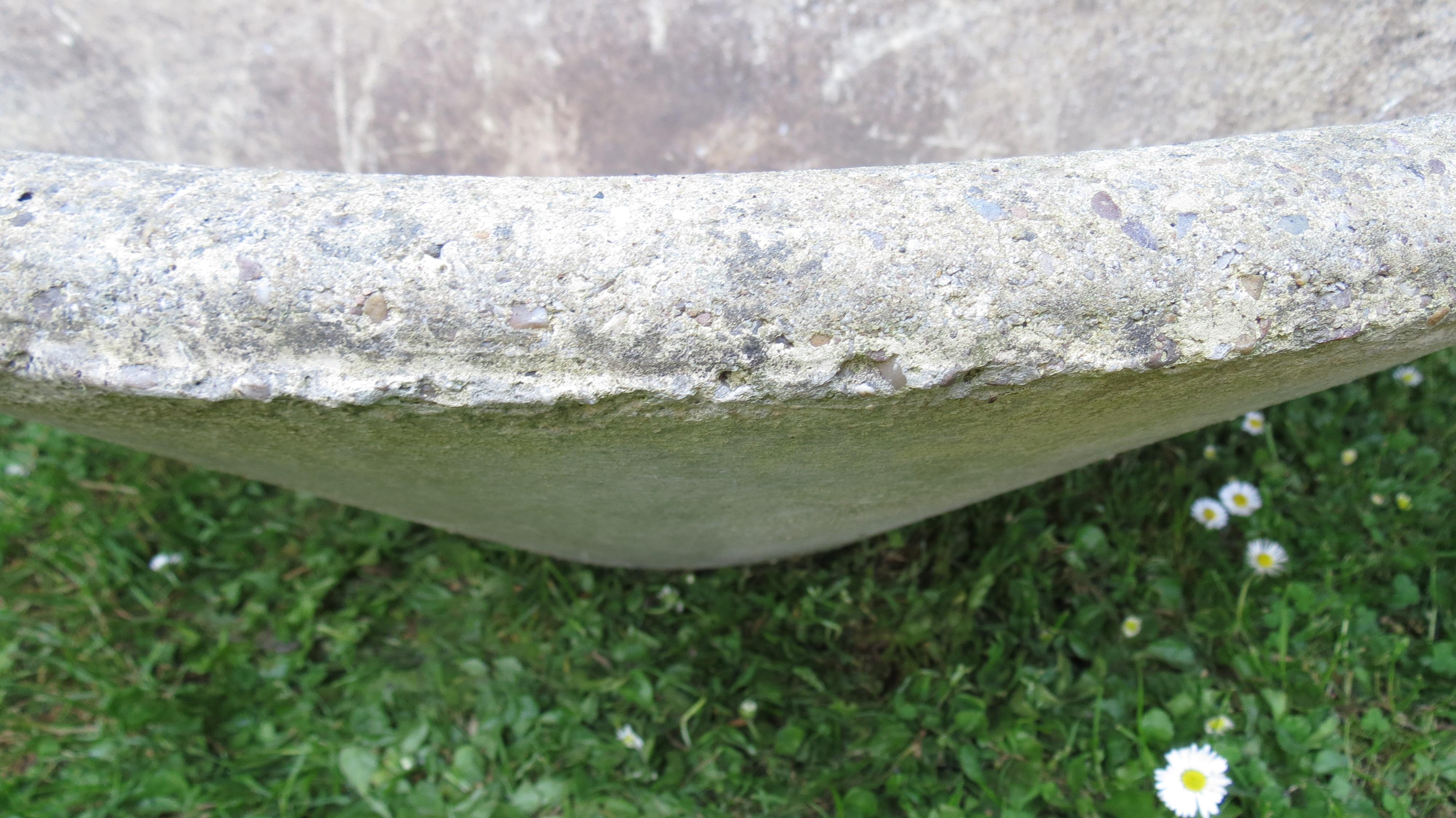 1970s Pair of Large Circular Round Concrete Garden Planters In Good Condition In Stow on the Wold, GB