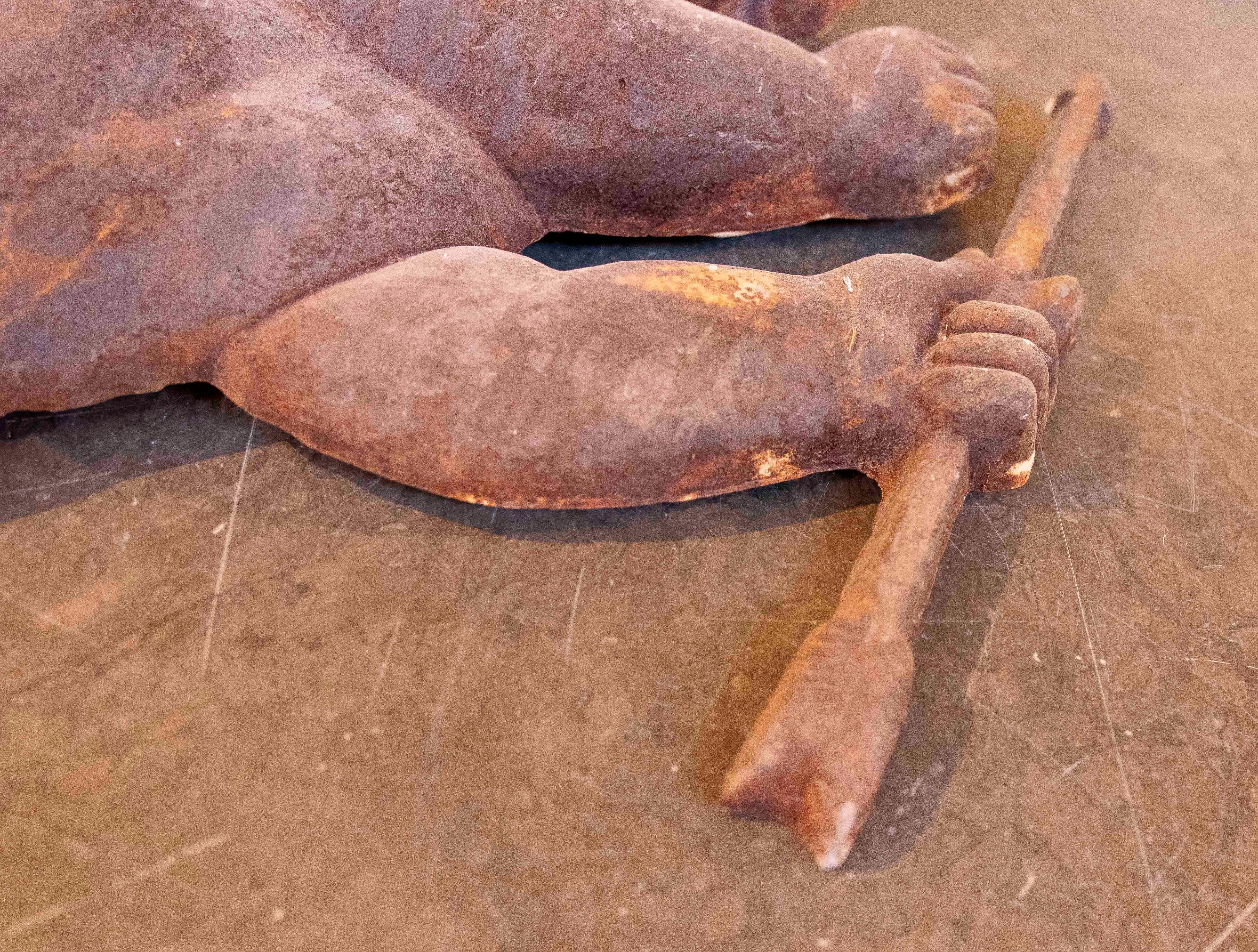 Espagnol 1970 Paire de grands chérubins décoratifs en fer ancien pour le mur en vente