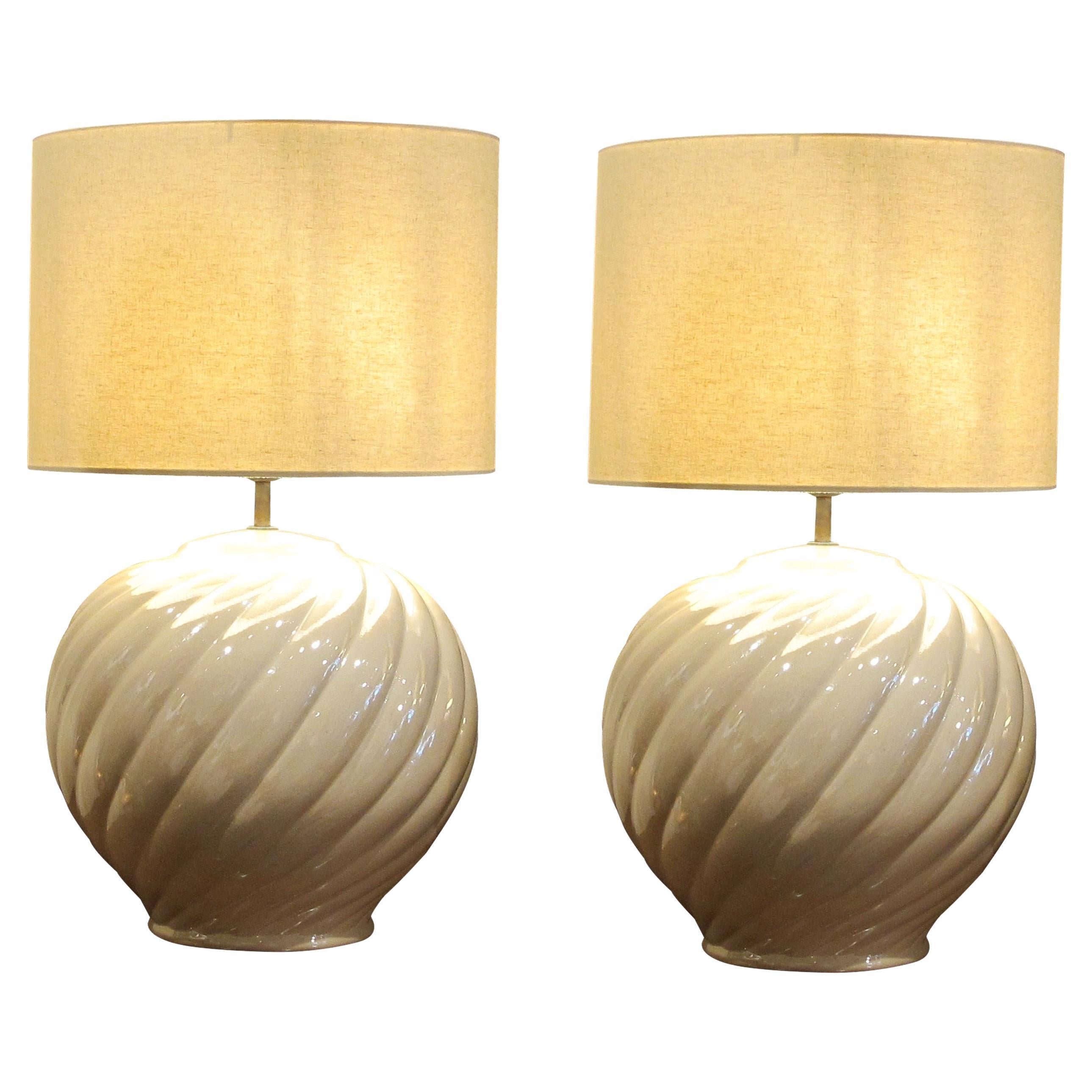 Coppia di grandi lampade da tavolo in ceramica smaltata degli anni '70 di Tommaso Barbi, Italia