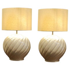 Coppia di grandi lampade da tavolo in ceramica smaltata degli anni '70 di Tommaso Barbi, Italia