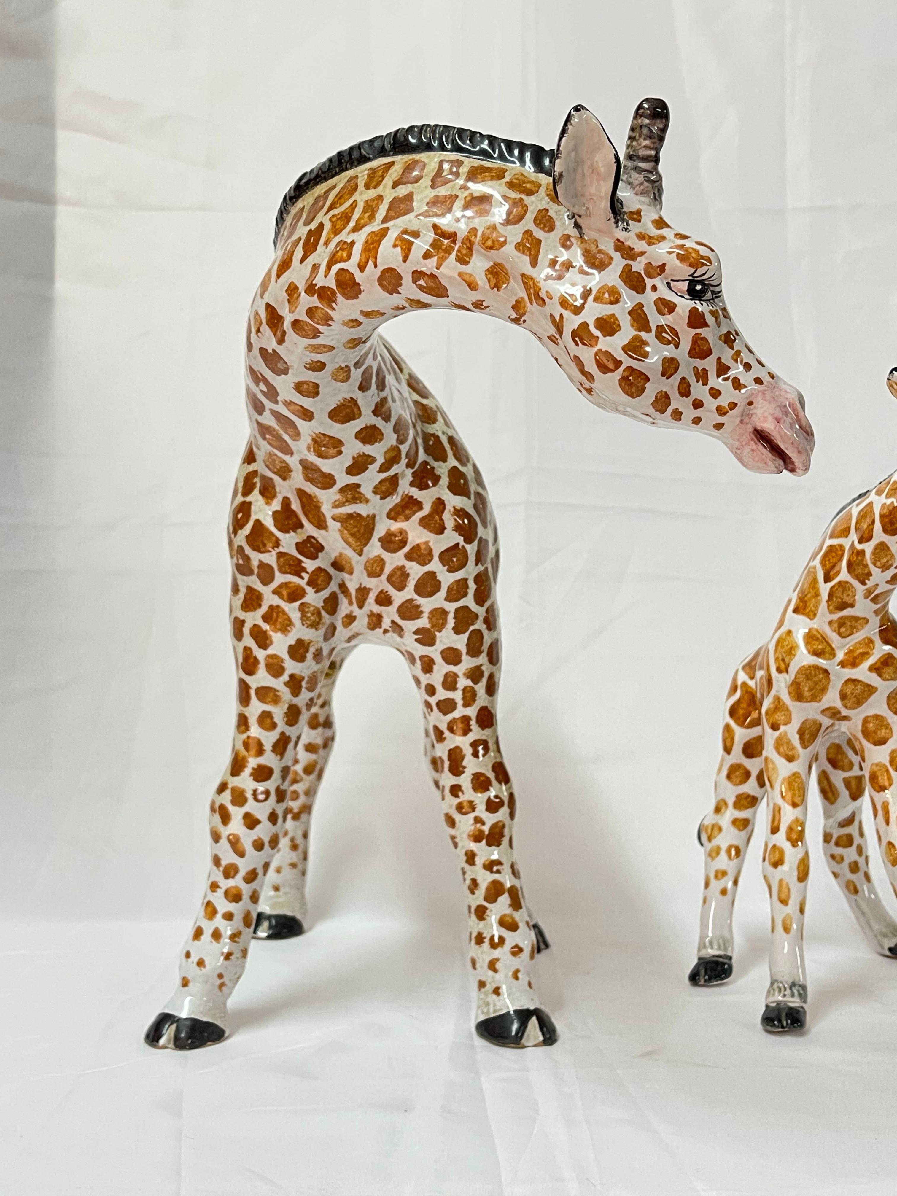 Céramique Paire de grands girafes italiens en céramique des années 1970 en vente