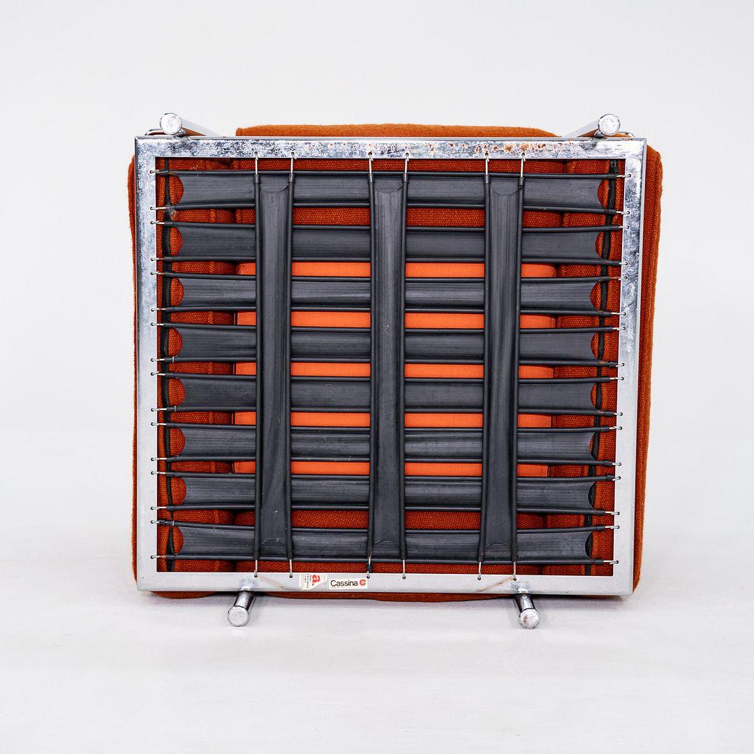 Paire de fauteuils de salon Le Corbusier Jeanneret Perriand LC2 orange des années 1970 1
