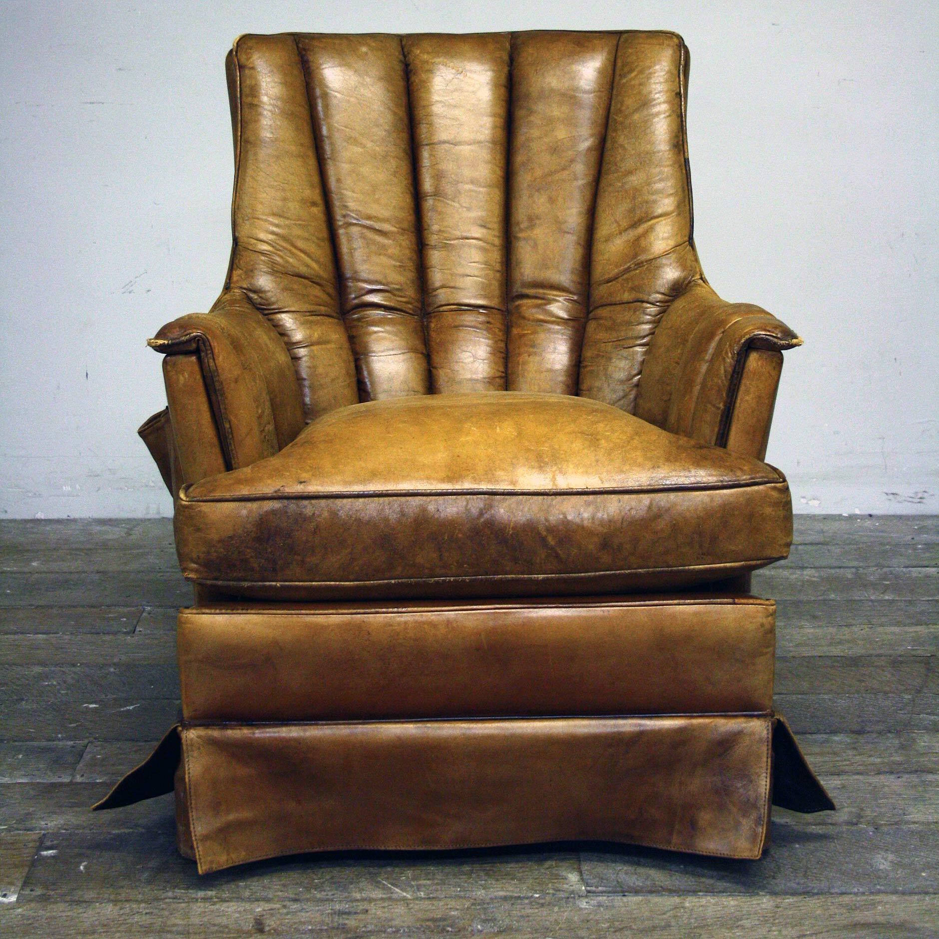 1970s Pair of Leather Armchair with Magazine Pouch In Good Condition In Bagshot, GB