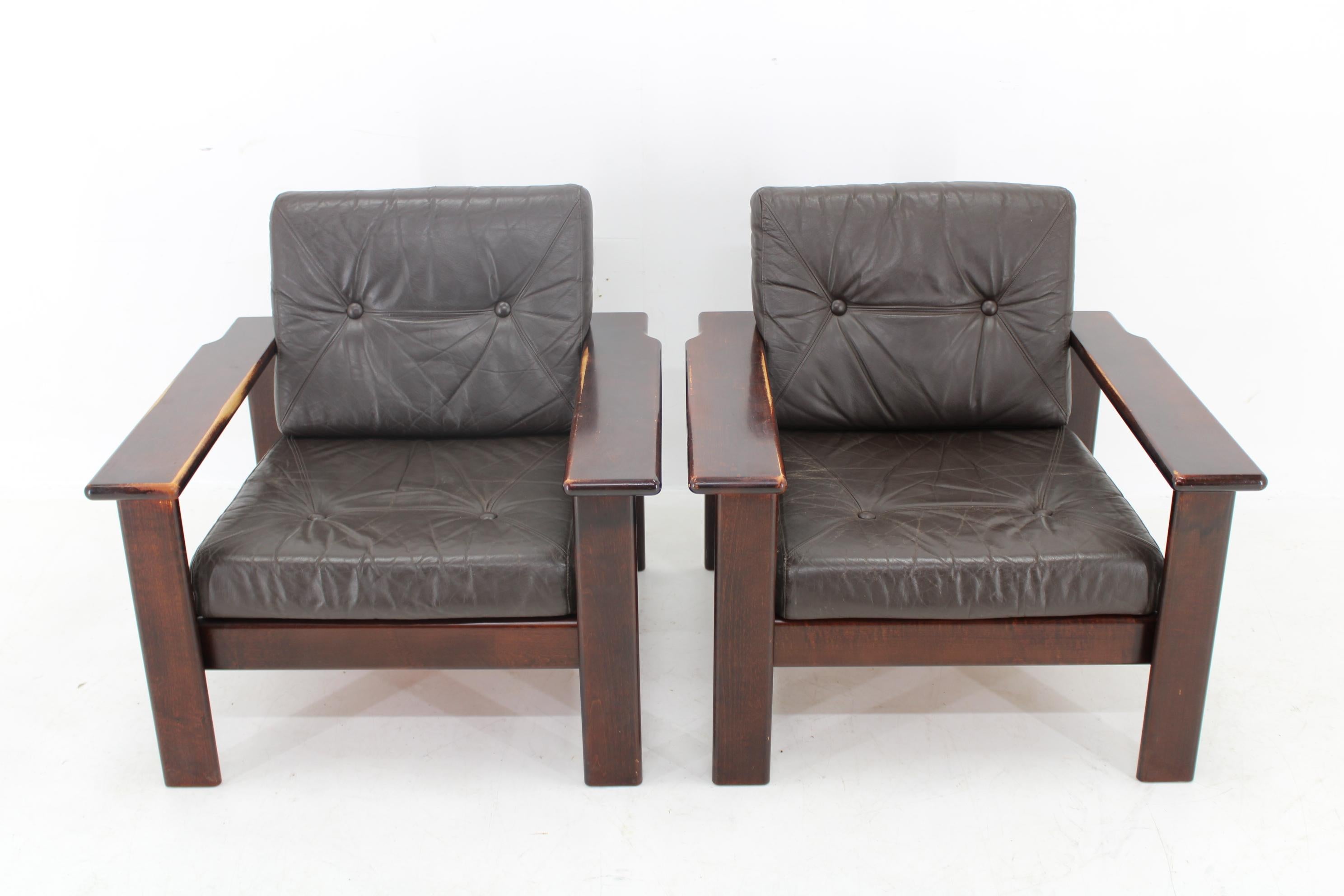 1970s Pair of Leather Armchairs by Lepofinn, Finland In Good Condition For Sale In Praha, CZ