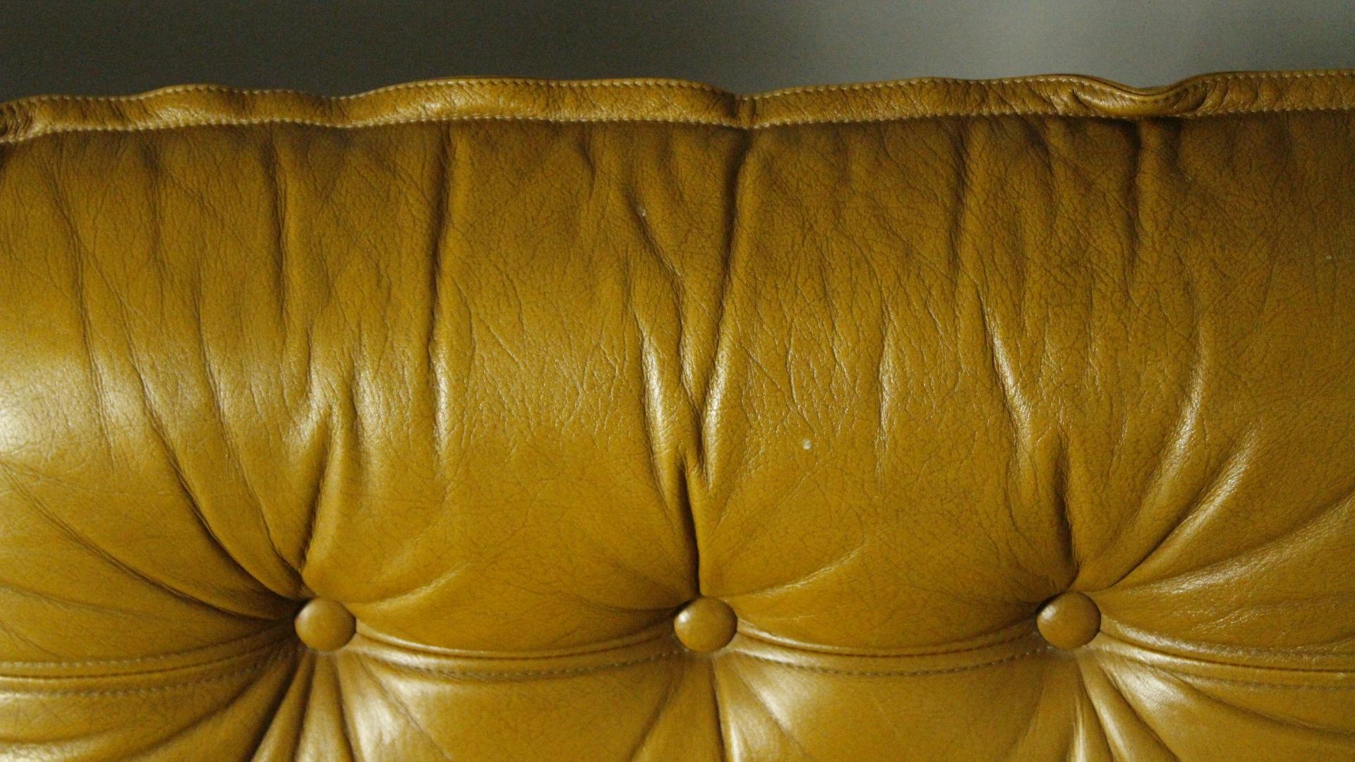 1970s Pair of Leather Club Chairs from Finland For Sale 2
