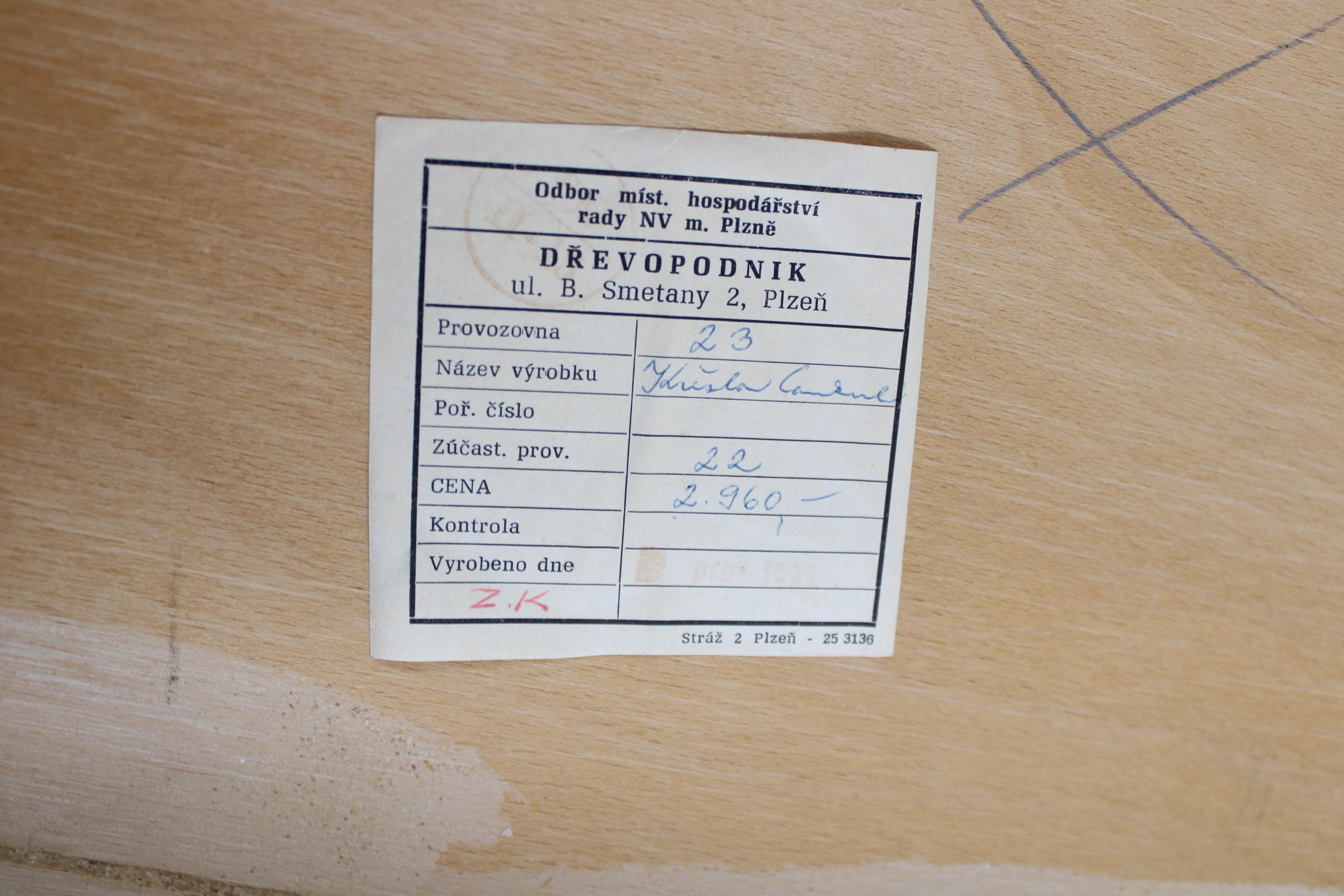 Coppia di poltrone in similpelle e tessuto degli anni '70, Cecoslovacchia in vendita 1