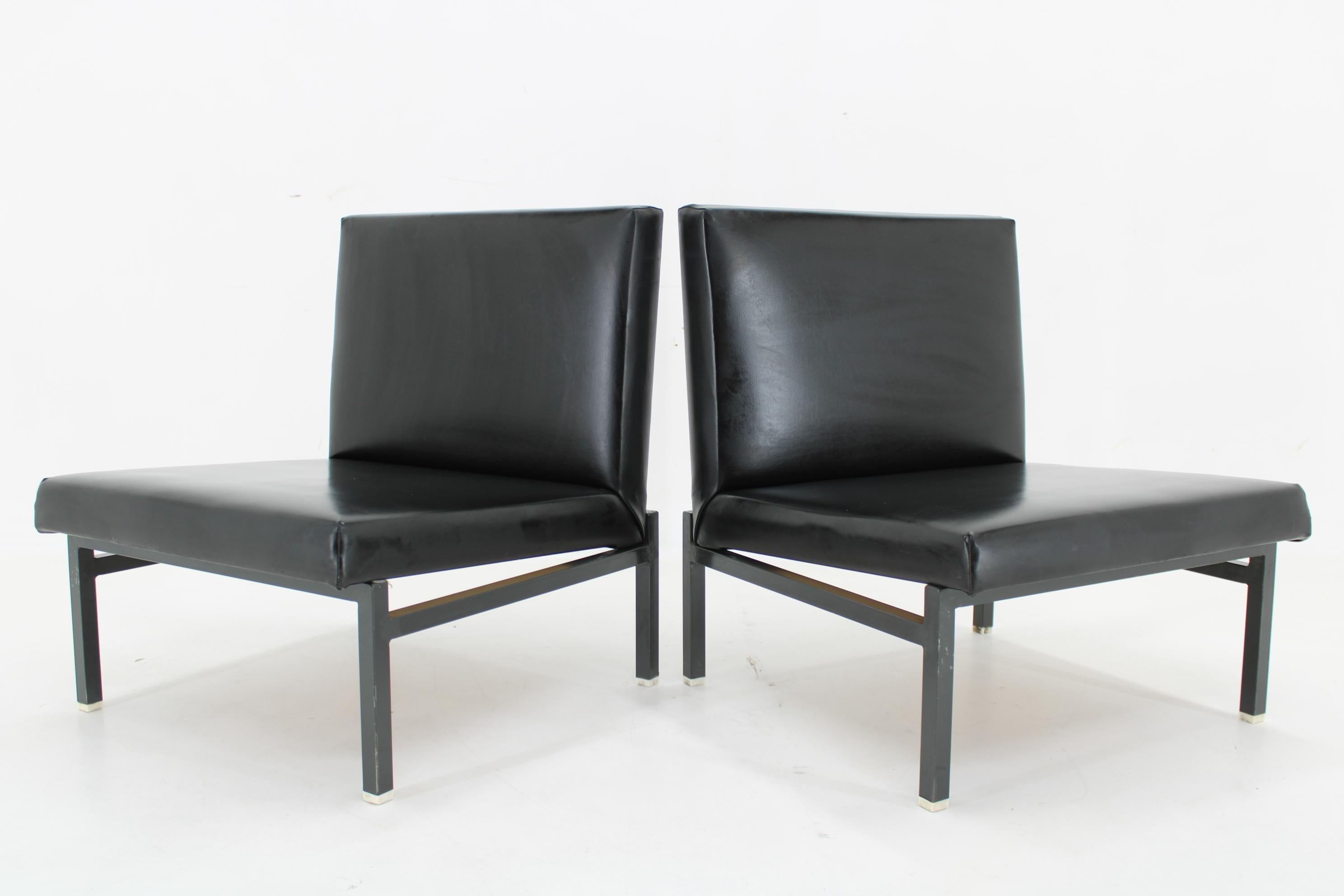 1970s Pair of Leatherette Lounge Chairs  Czechoslovakia In Good Condition For Sale In Praha, CZ