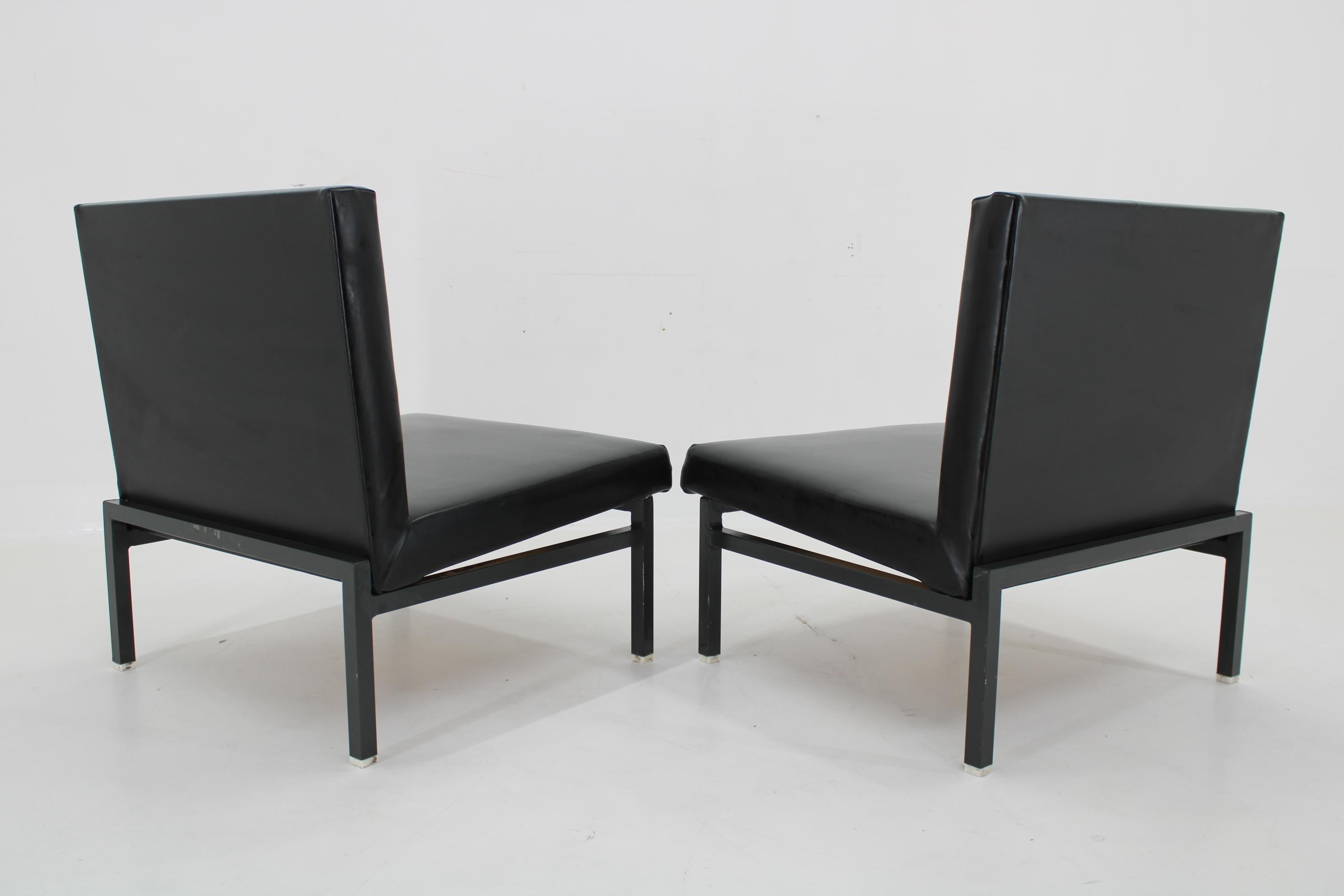 1970er Kunstleder-Lounge-Sessel-Paar  Tschechoslowakei im Angebot 2