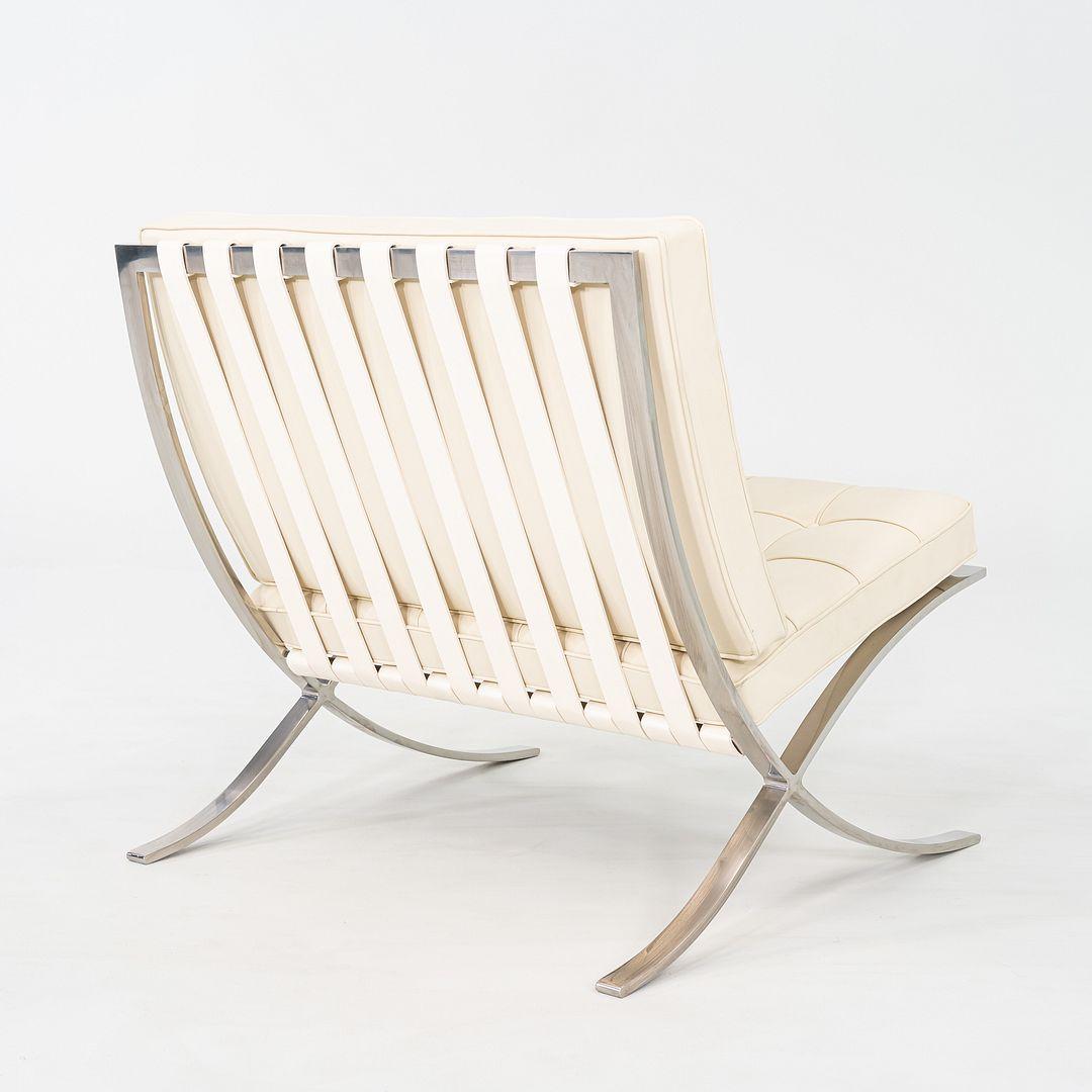 Paar Mies van der Rohe für Knoll Barcelona-Loungesessel mit Rahmen, 1970er Jahre (Stahl) im Angebot