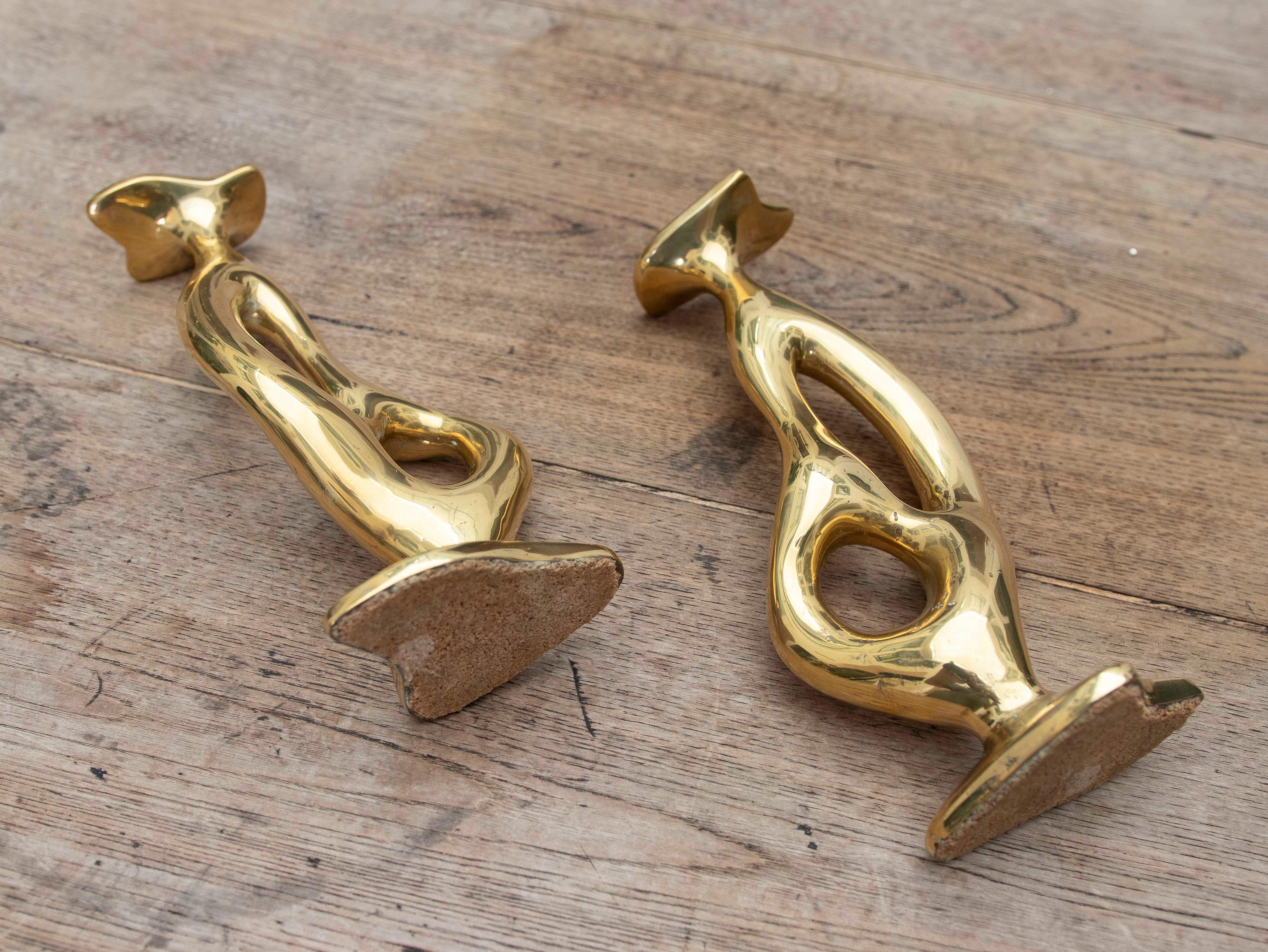 1970s Pair of Modernist Gilded Bronze Candlesticks. Signed. For Sale 10