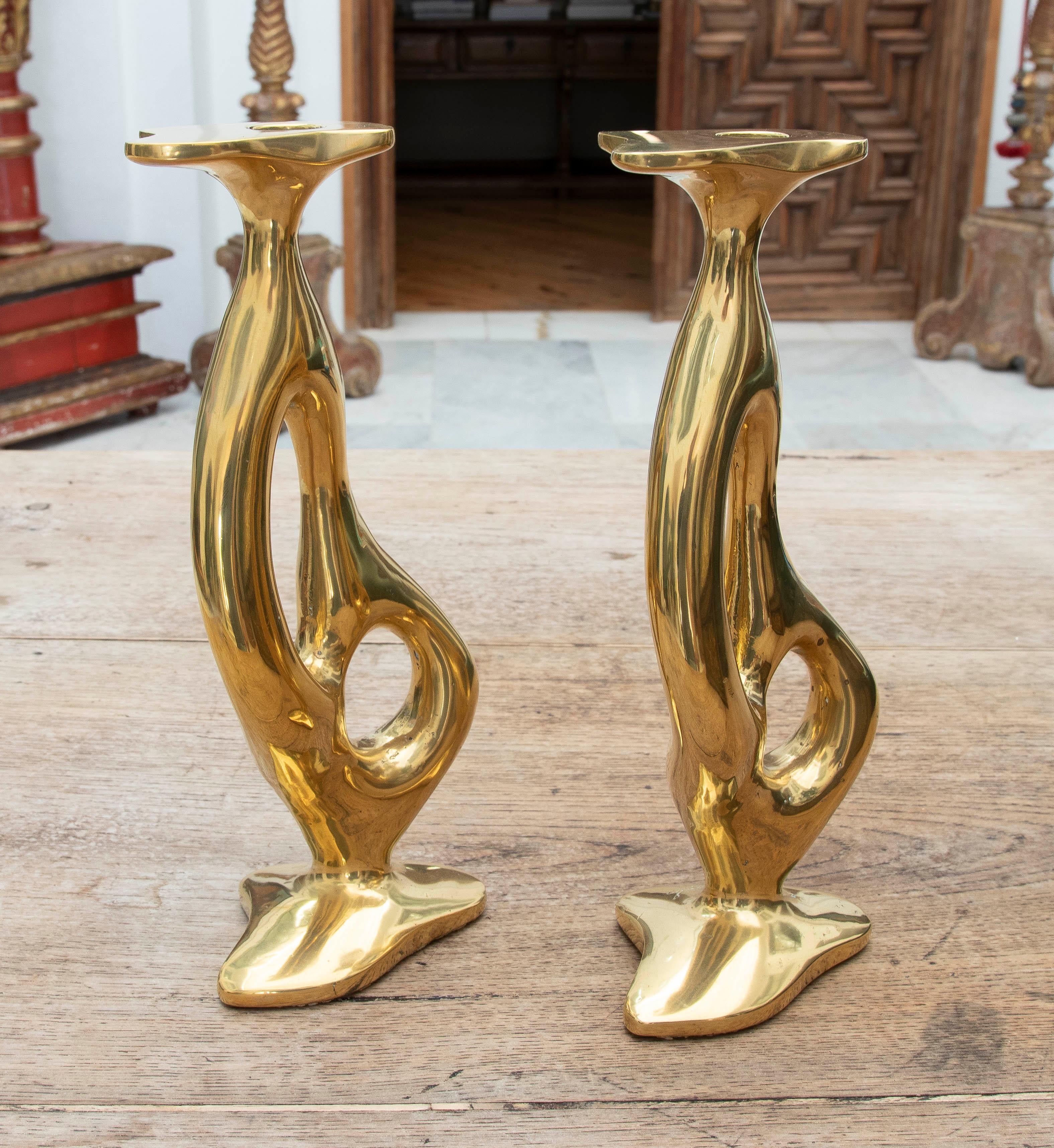 1970s Pair of Modernist Gilded Bronze Candlesticks. Signed. In Good Condition For Sale In Marbella, ES