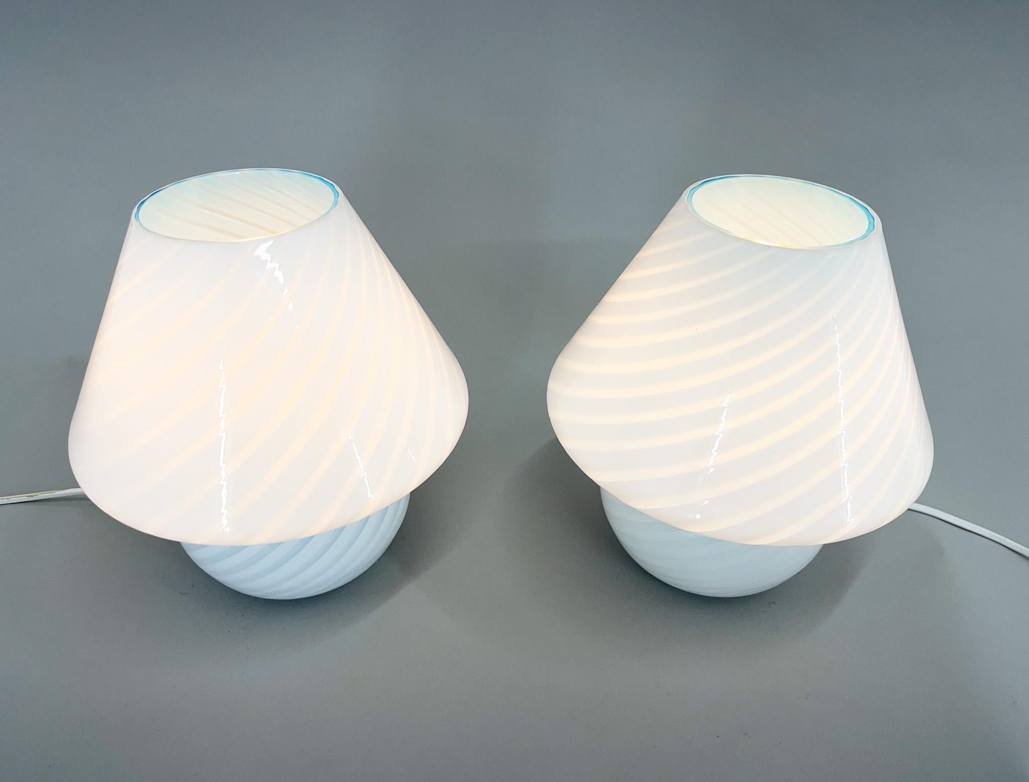 1970's Pair of Murano Glass Swirl Table Lamps by Paolo Venini For Sale 2
