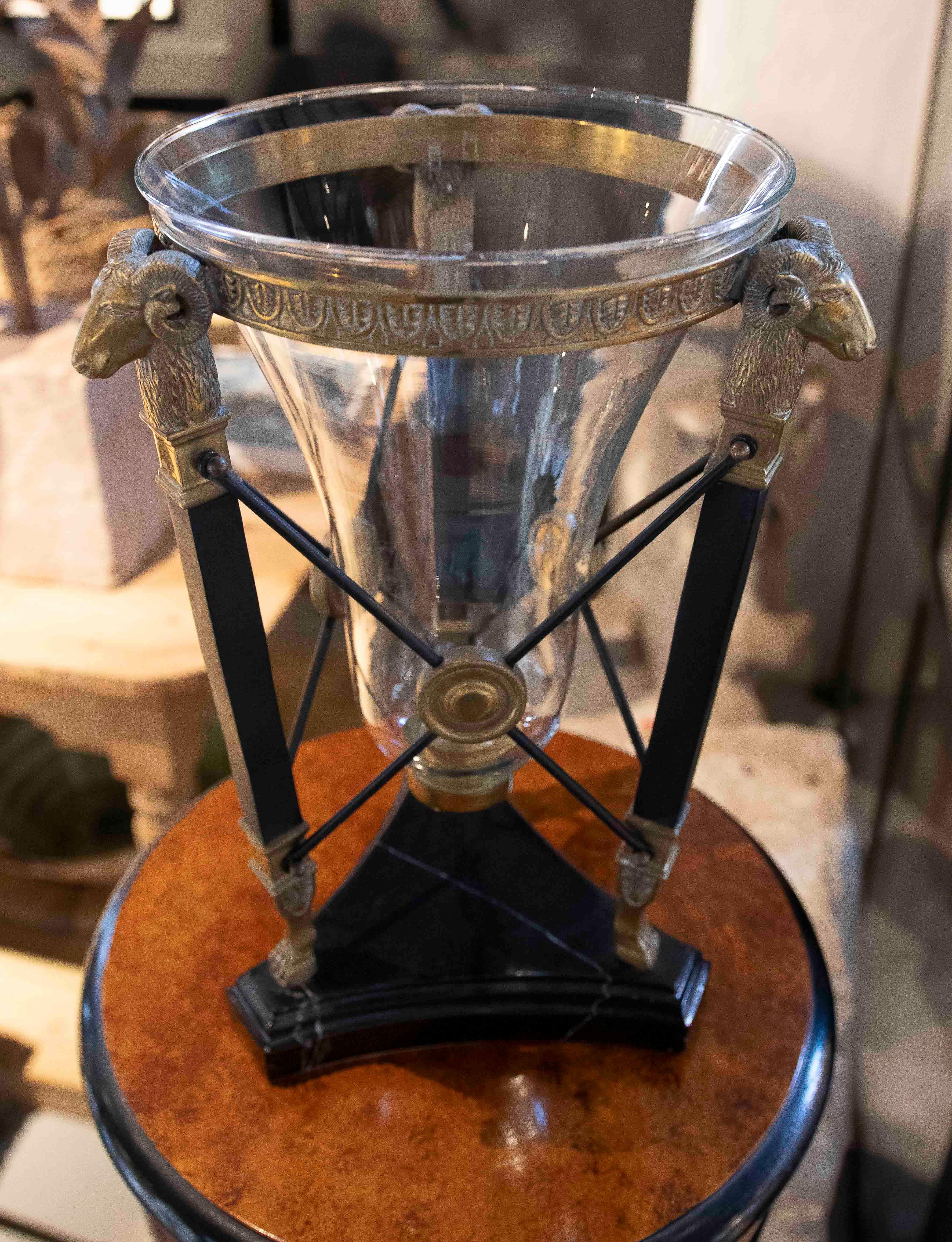 Bronze 1970s Pair of Neoclassical Columns/Pedestals with Wood and Metal Details For Sale