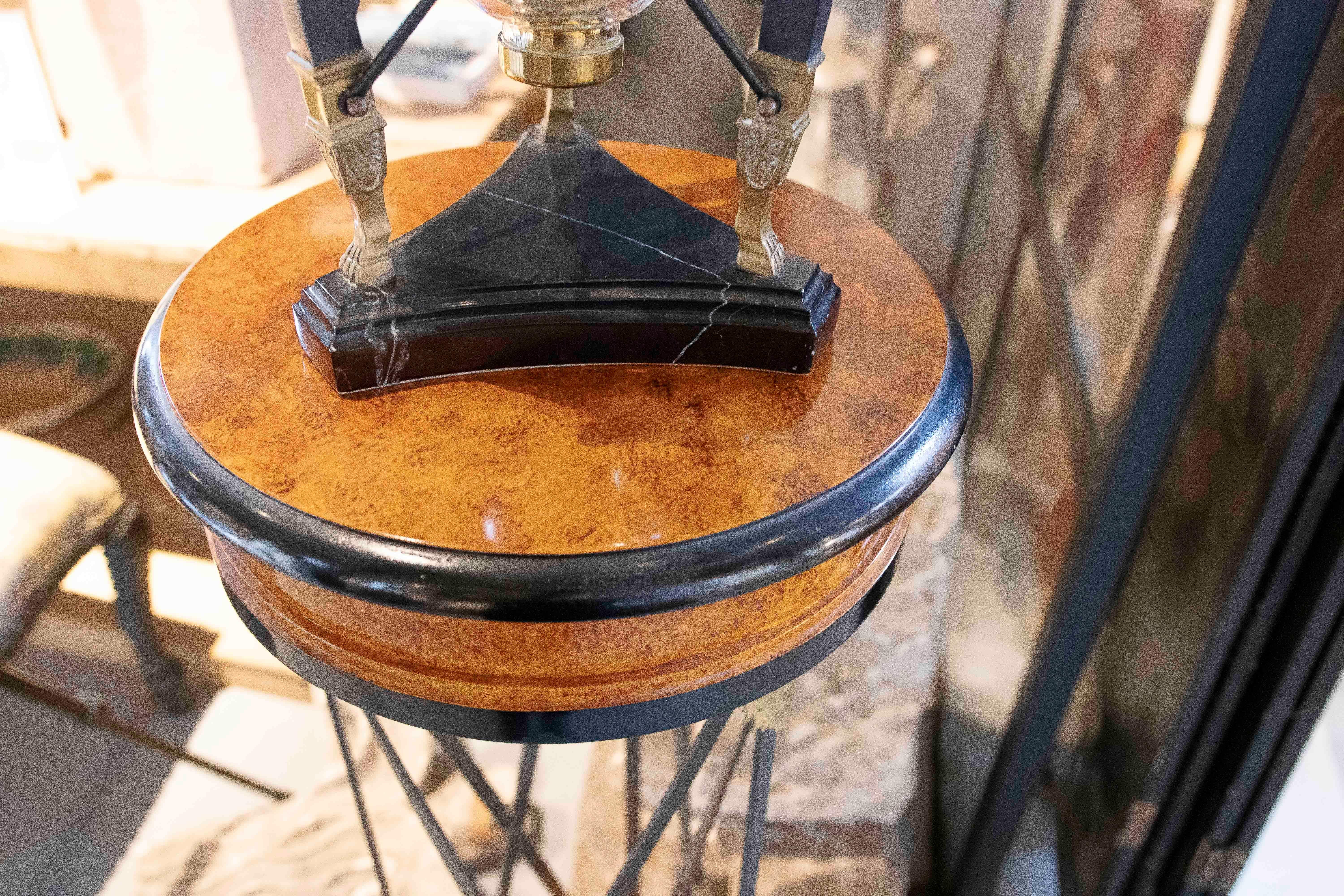 1970s Pair of Neoclassical Columns/Pedestals with Wood and Metal Details For Sale 3