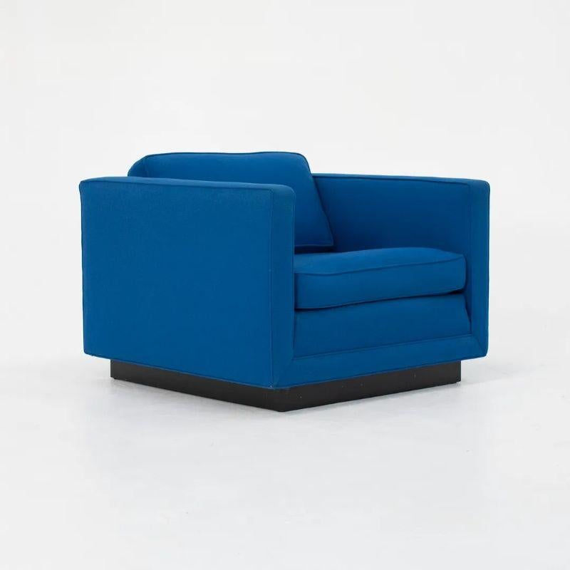 1970er Jahre Nicos Zographos Tuxedo Club Lounge Stühle in blauem Stoff im Zustand „Gut“ im Angebot in Philadelphia, PA