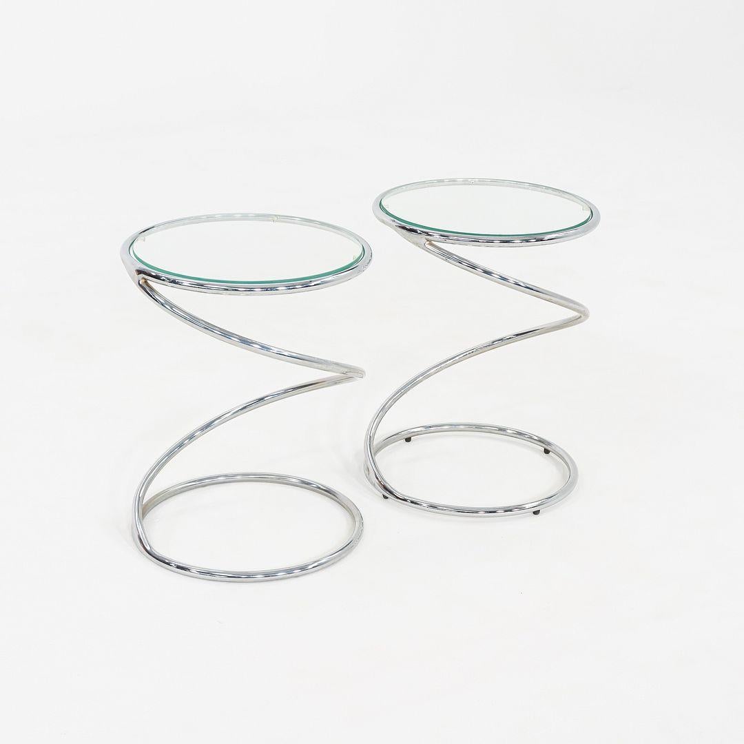 1970s Pair of Pace Collection Spring Side or End Tables in Chrome and Glass en vente 3