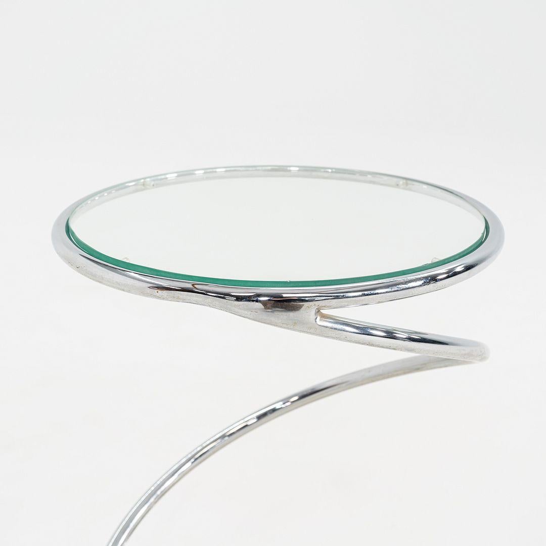 Acier 1970s Pair of Pace Collection Spring Side or End Tables in Chrome and Glass en vente