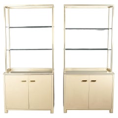 1970 Paire de vitrines Pierre Vandel Etagères Crème et Alcôves en laiton