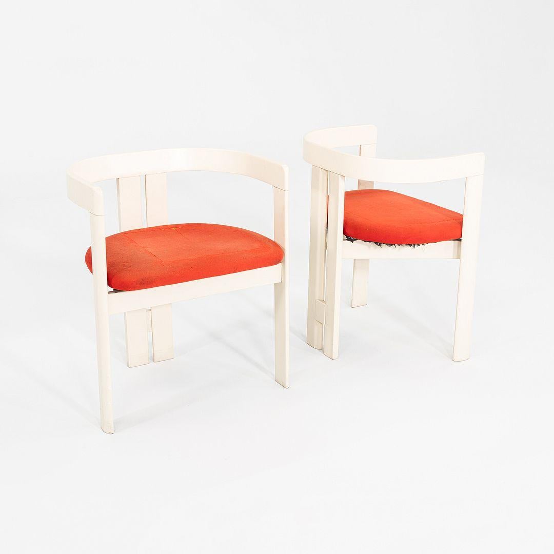 Il s'agit d'une paire de fauteuils Pigreco, initialement conçus par l'architecte italien Tobia Scarpa en 1959. La chaise est le premier produit que Tobia a conçu, et c'était son projet de fin d'études à l'université de Venise. Cette paire de chaises