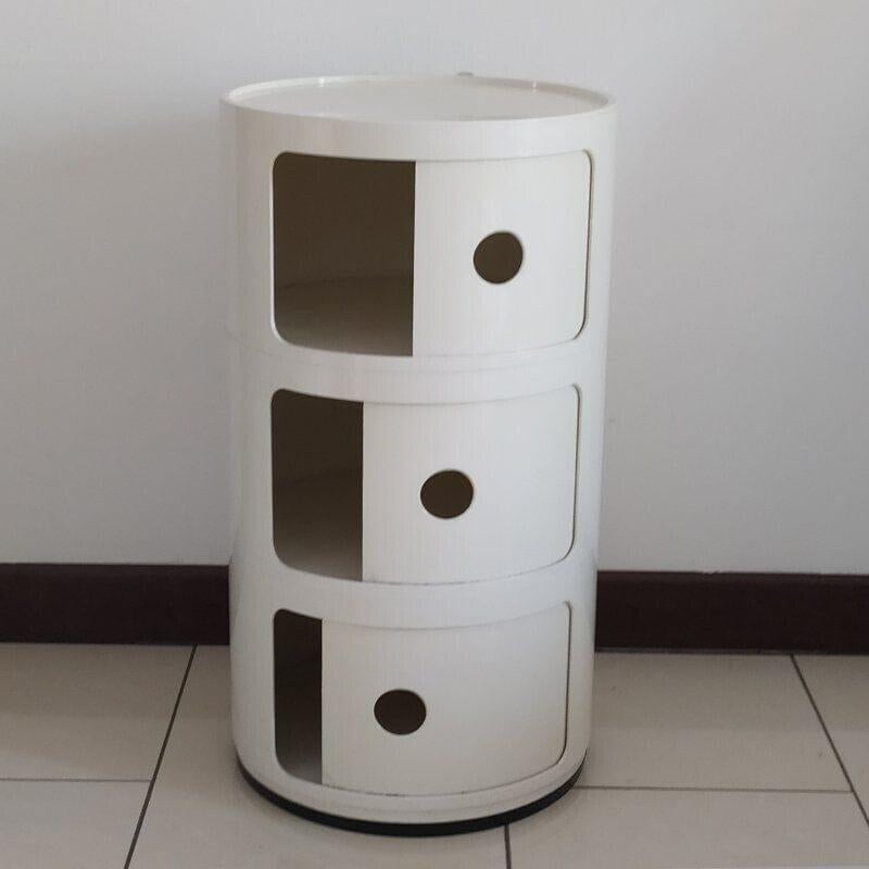 Italian 1970s pair of  Plastic Modular Cabinets by Anna Castelli Ferrieri for Kartell For Sale