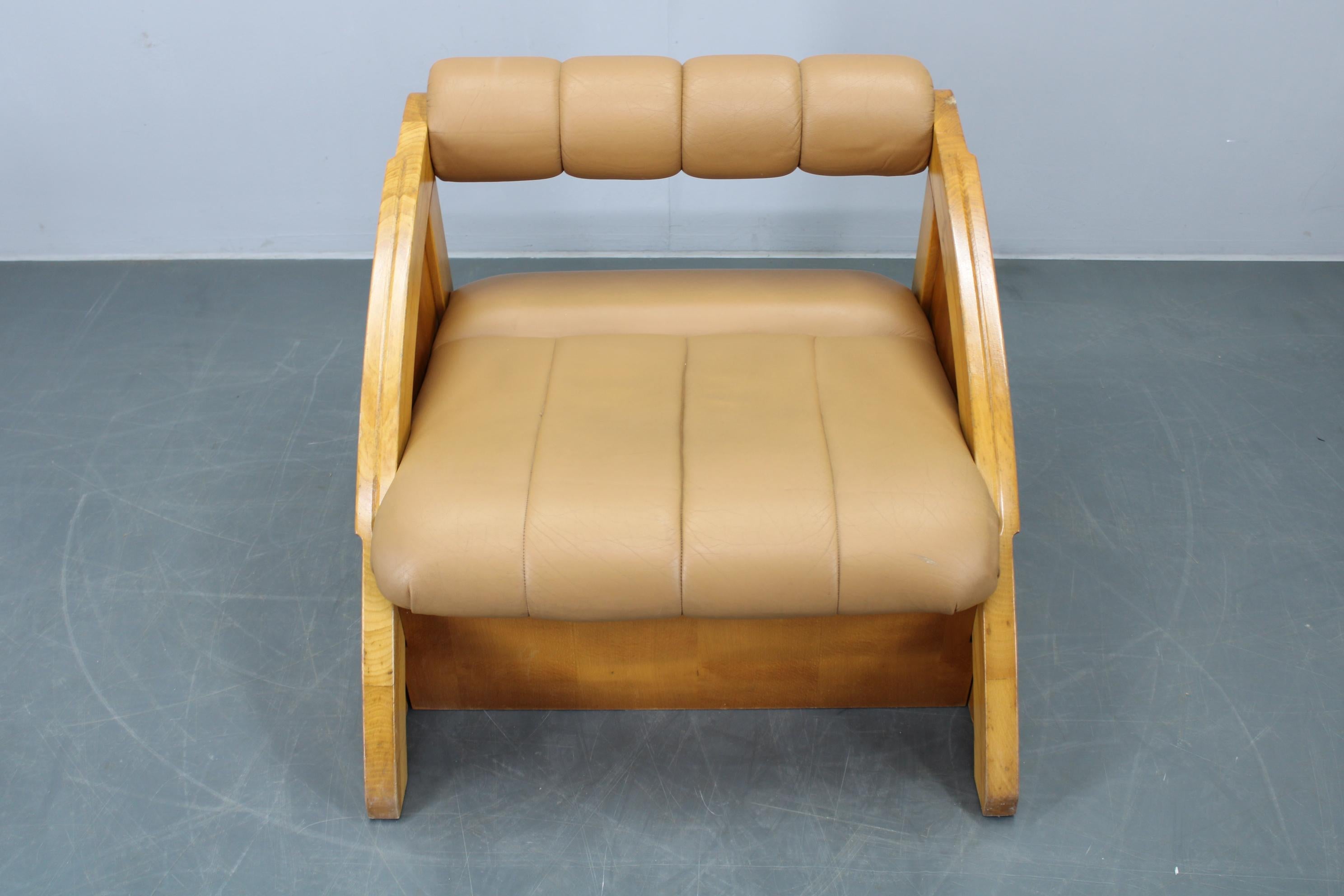 1970s Pair of Rare Oak Armchairs Upholstered in  Leatherette, Czechoslovakia en venta 11