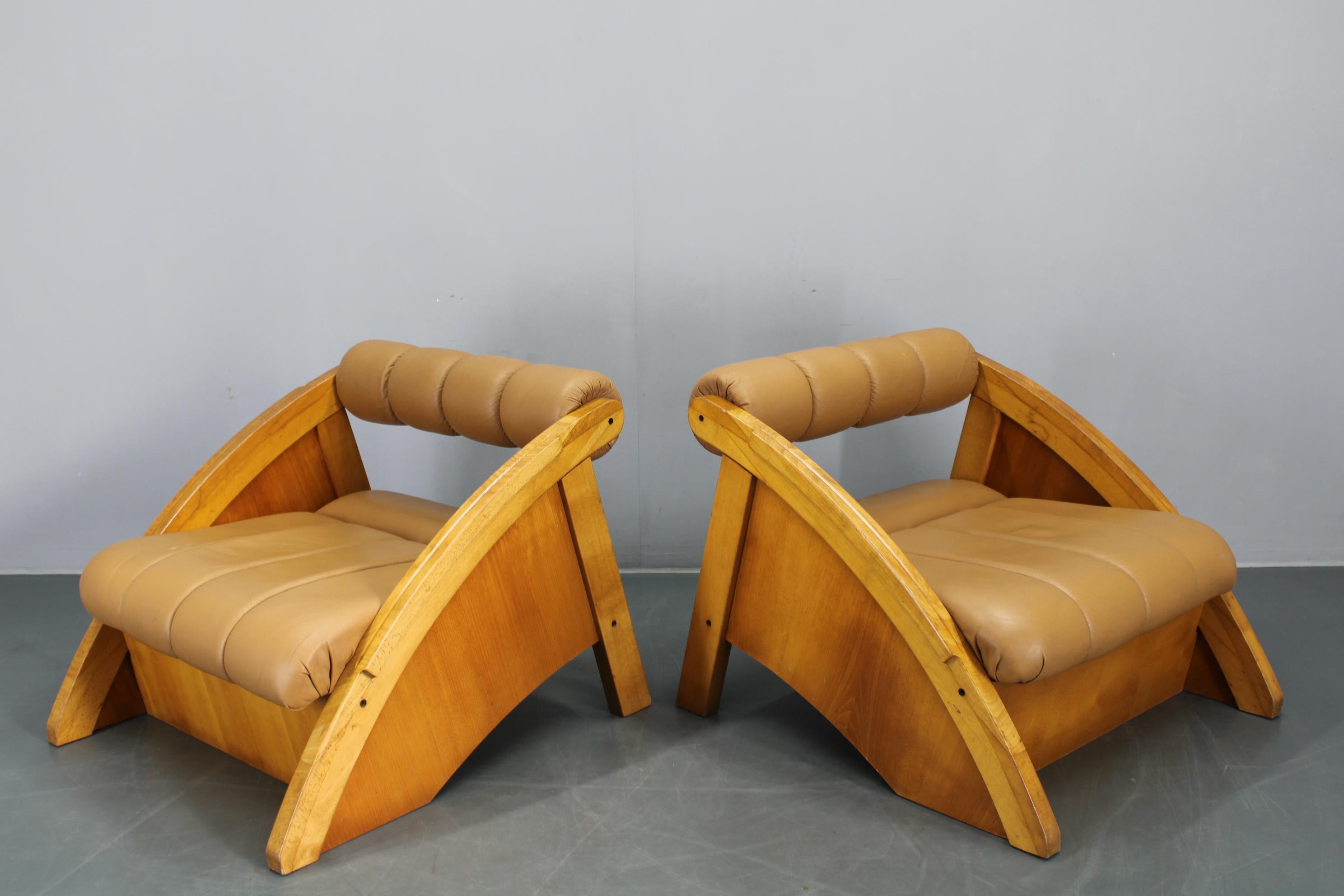 1970s Pair of Rare Oak Armchairs Upholstered in  Leatherette, Czechoslovakia Moderno de mediados de siglo en venta