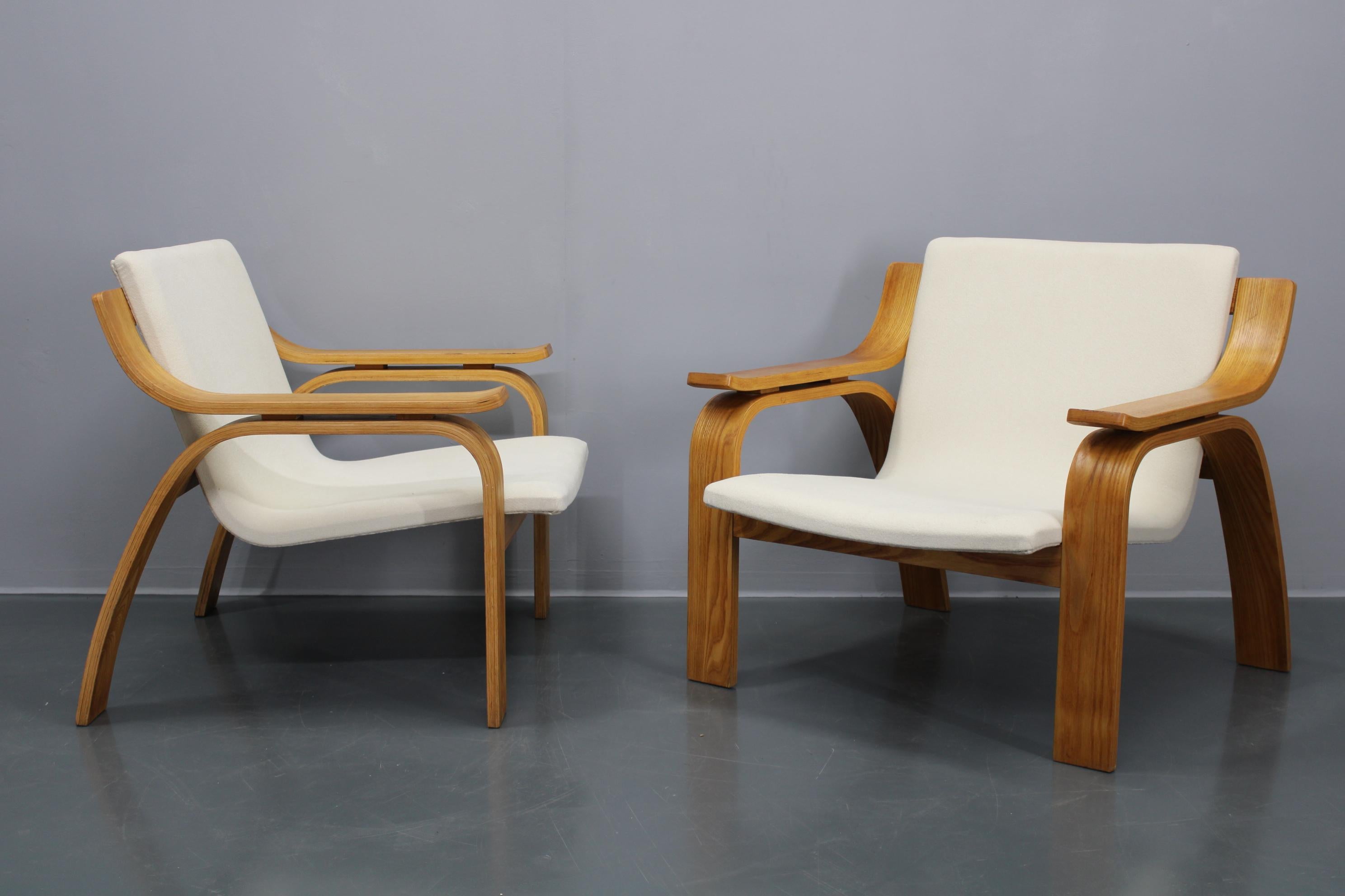 Mid-Century Modern Paire de fauteuils rares restaurés dans le style de Marco Zanuso, Tchécoslovaque, années 1970 en vente
