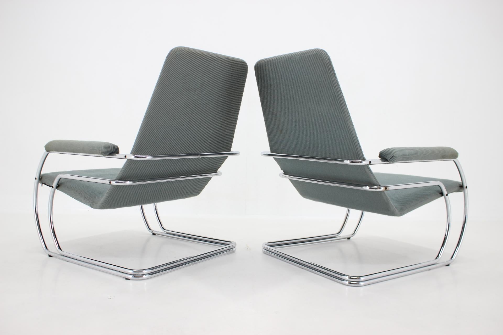 1970s, Pair of Rare Tubular Armchairs In Good Condition For Sale In Praha, CZ